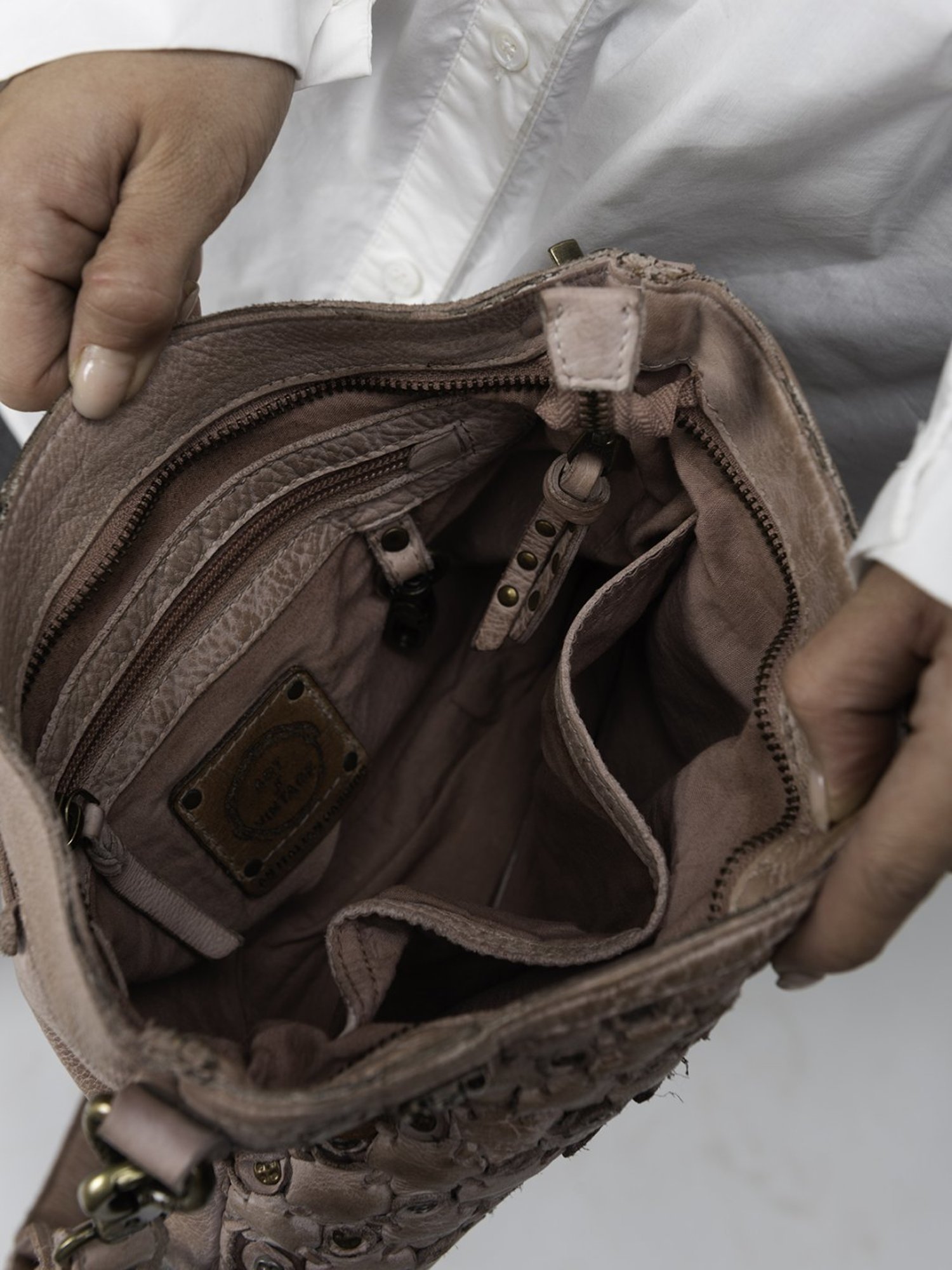 Art N Vintage Bettina Blush Pink Leather Textured Medium Sling Handbag