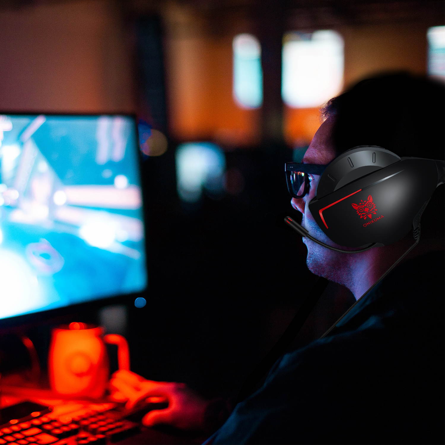 ONIKUMA K7 Gaming Headset Over-ear Dynamic Stereo Bass Sound Headset with Adjustable Headband Microphone for PS4 Xbox One PC