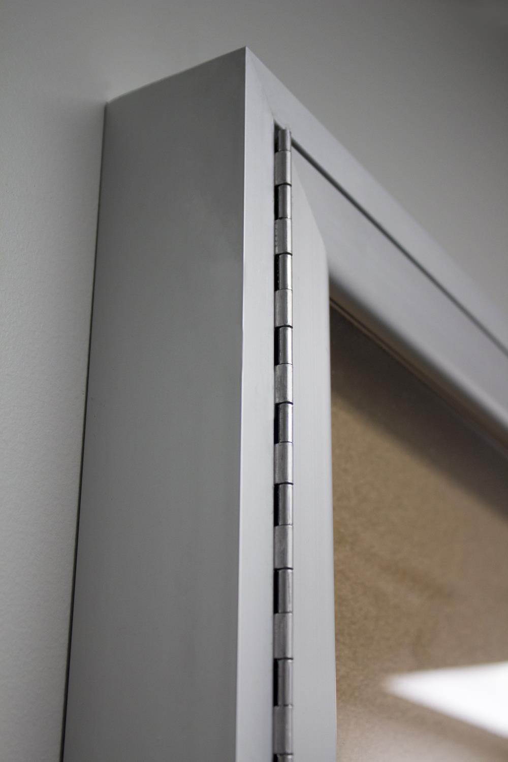 GHENT PA12418K Enclosed Cork Bulletin Board 24x18 In., 1 Door