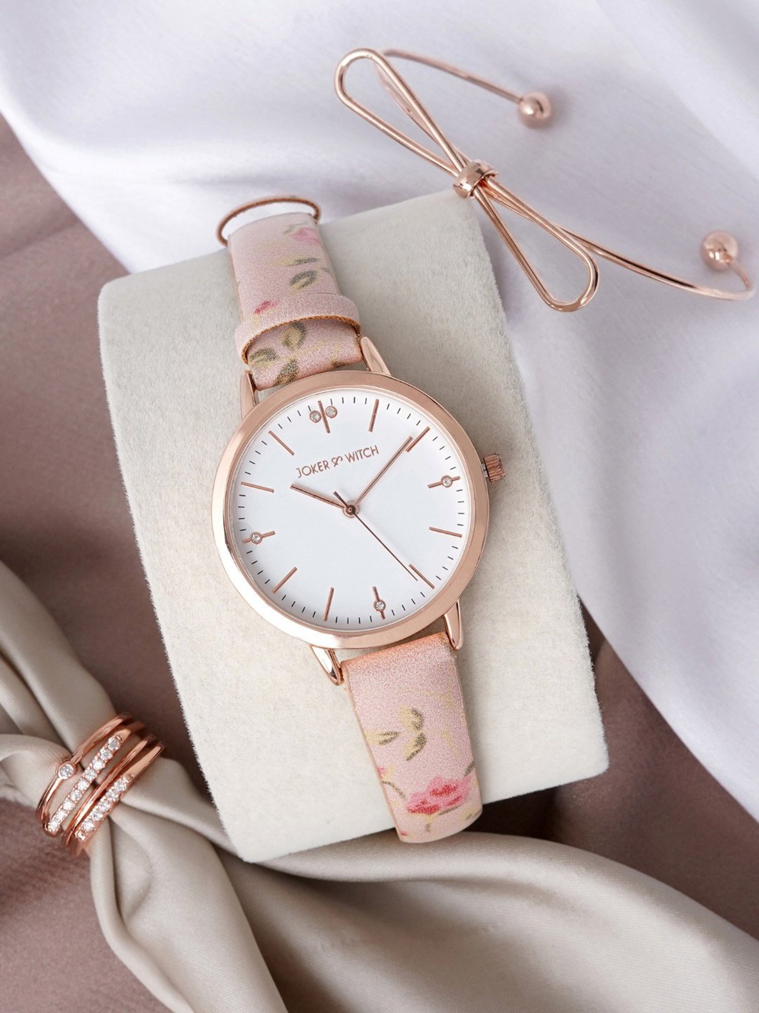 Joker & WItch JWBS294 Analog Watch with Bracelet Gift Set for Women