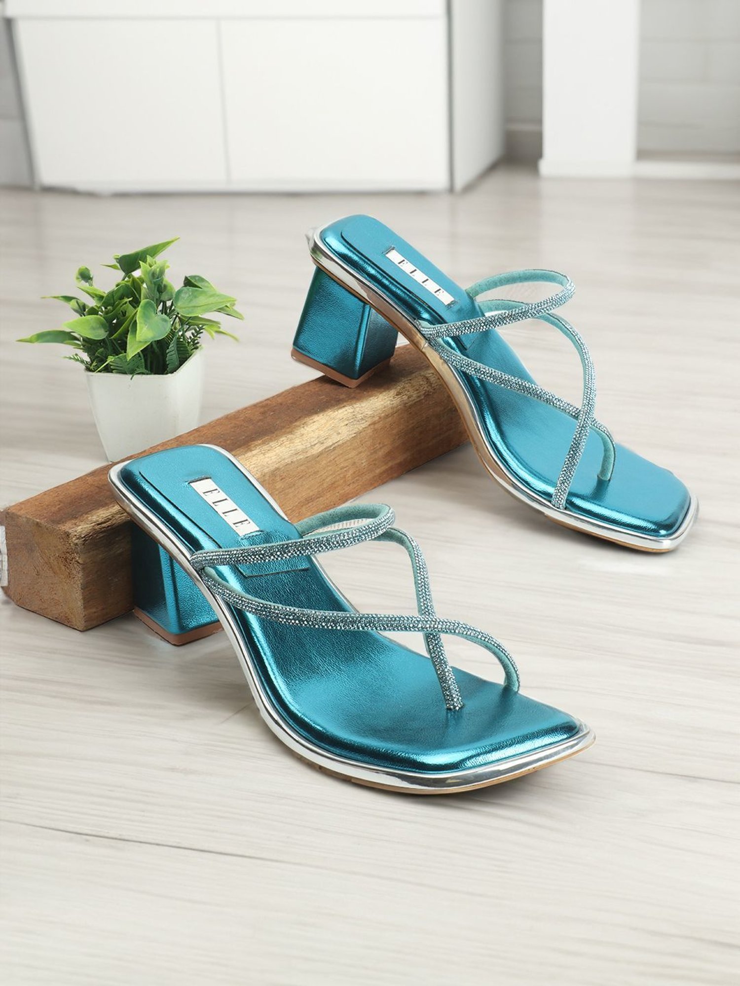 Elle Women's Blue Toe Ring Sandals