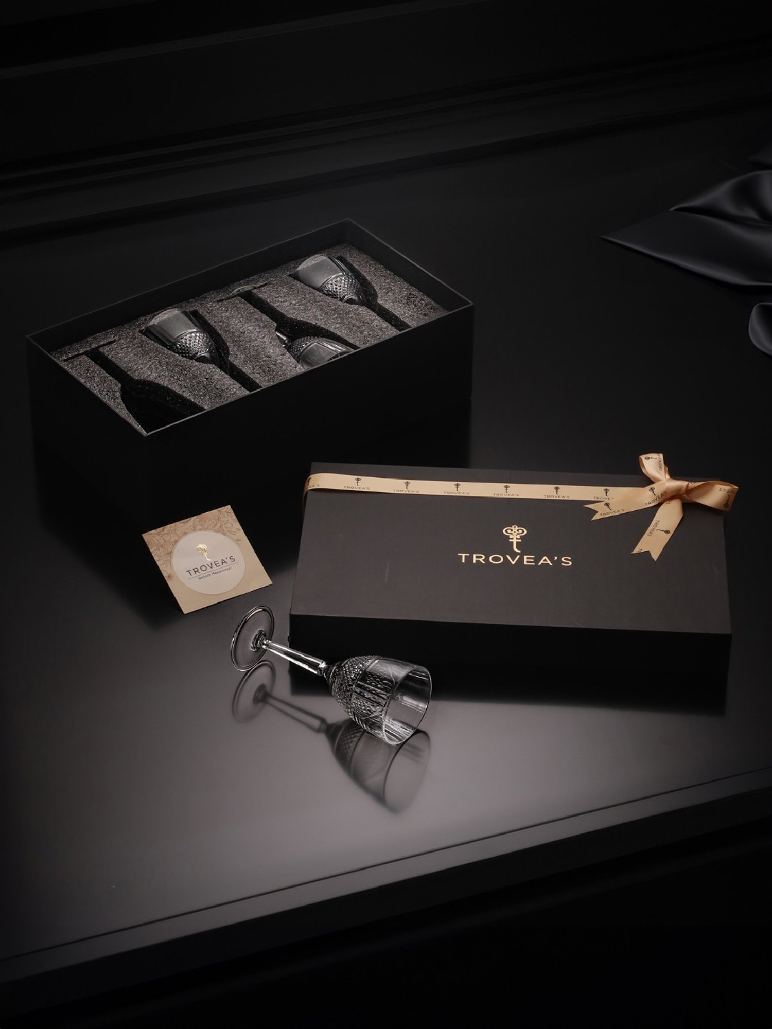 Trovea's Brillante Transparent Glass Wine Glass - Set of 4