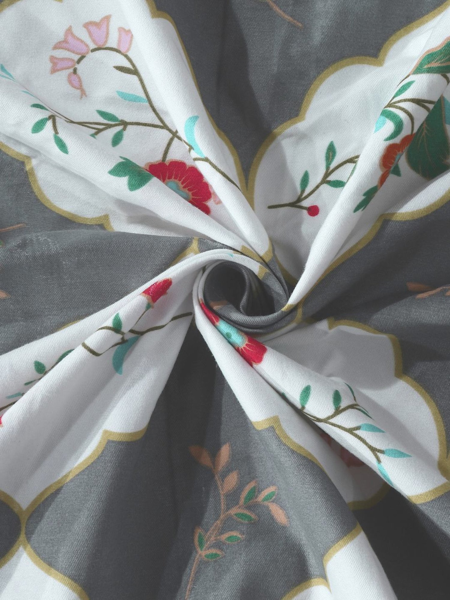 Klotthe Printed Multicolor 300 TC Cotton Blend King Bed Sheet with 2 Pillow Covers