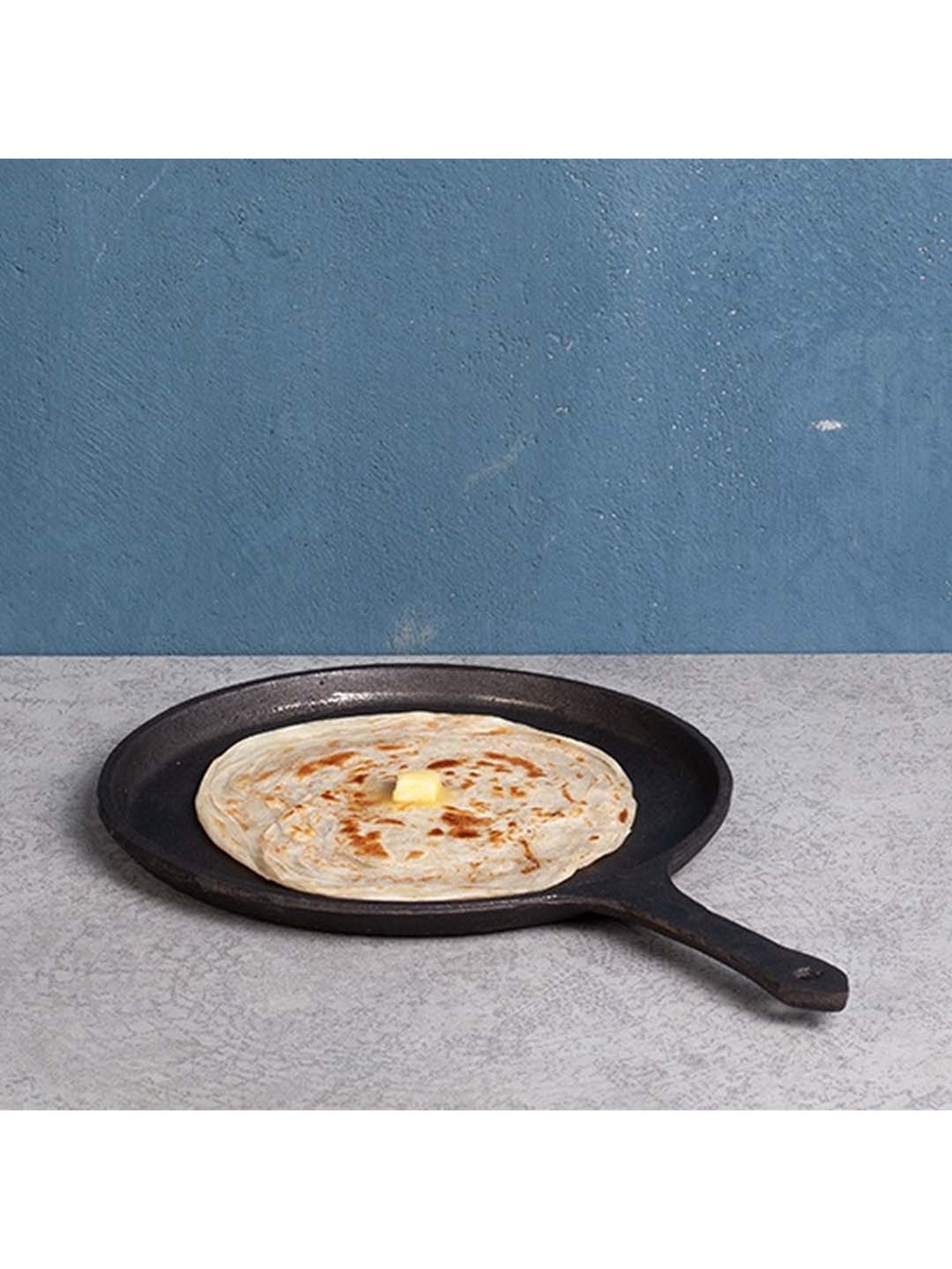 The Indus Valley Pre Seasoned Black Cast Iron Tawa with Neem Wood Compact Flipper - Set of 1