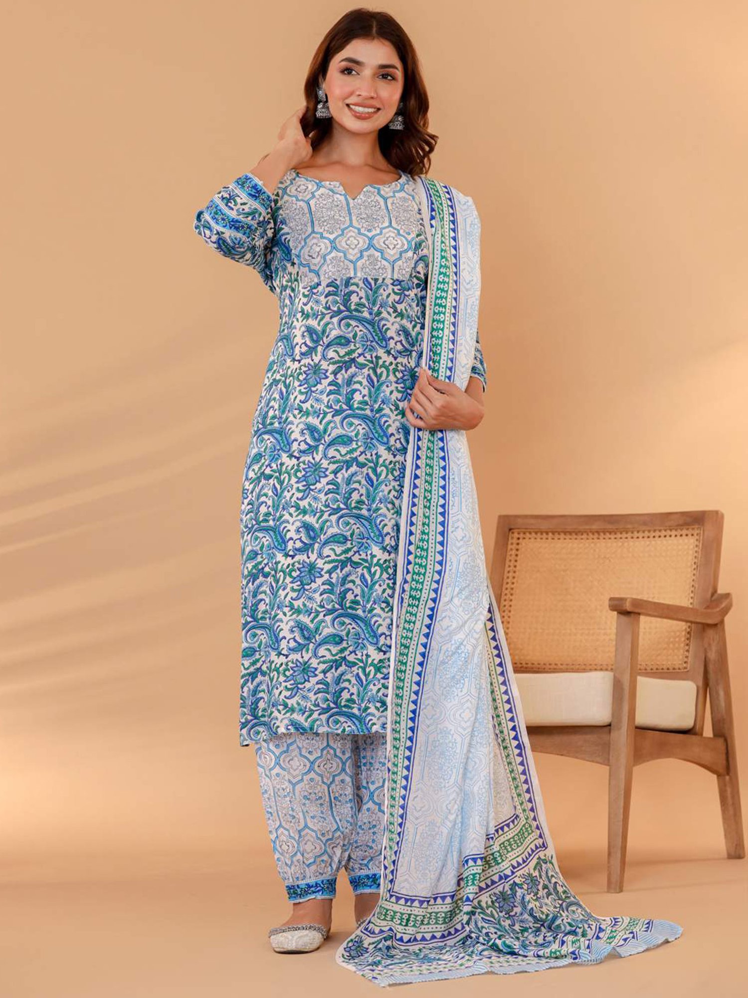 READIPRINT FASHIONS Blue Floral Print Kurta Salwaar Set With Dupatta
