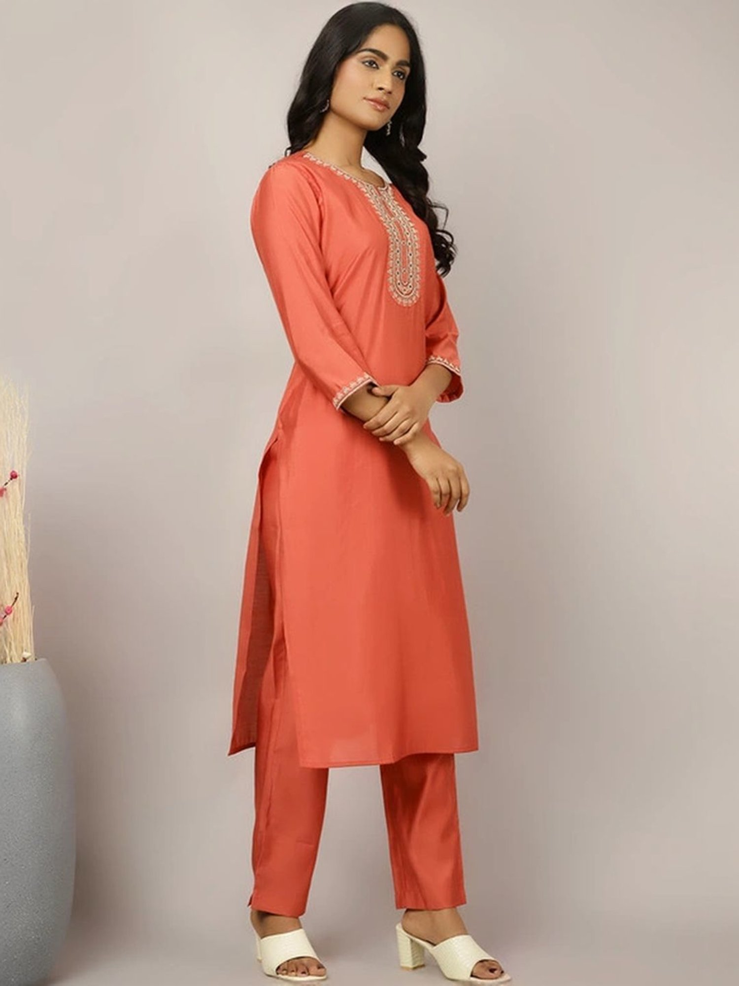 Jaipur Kurti Coral Embroidered Kurta Pant Set With Dupatta