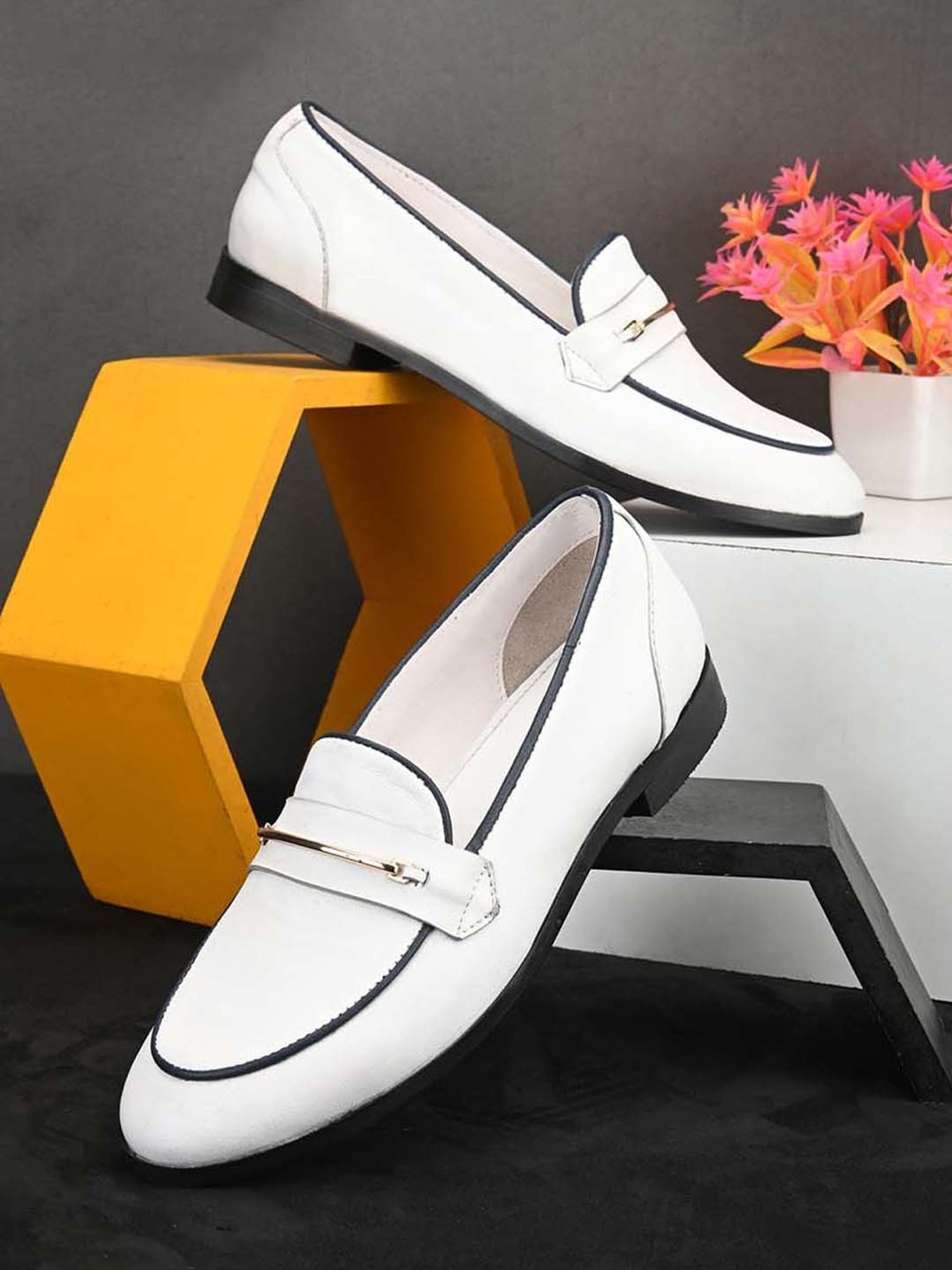 Carlo Romano Women's White Casual Loafers