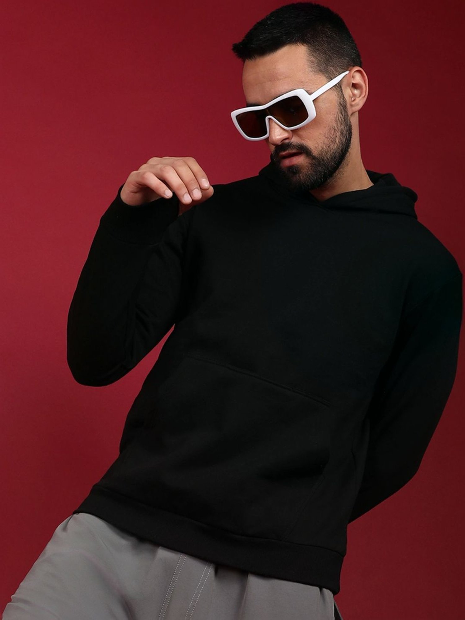 Campus Sutra Black Regular Fit Hooded Sweatshirt