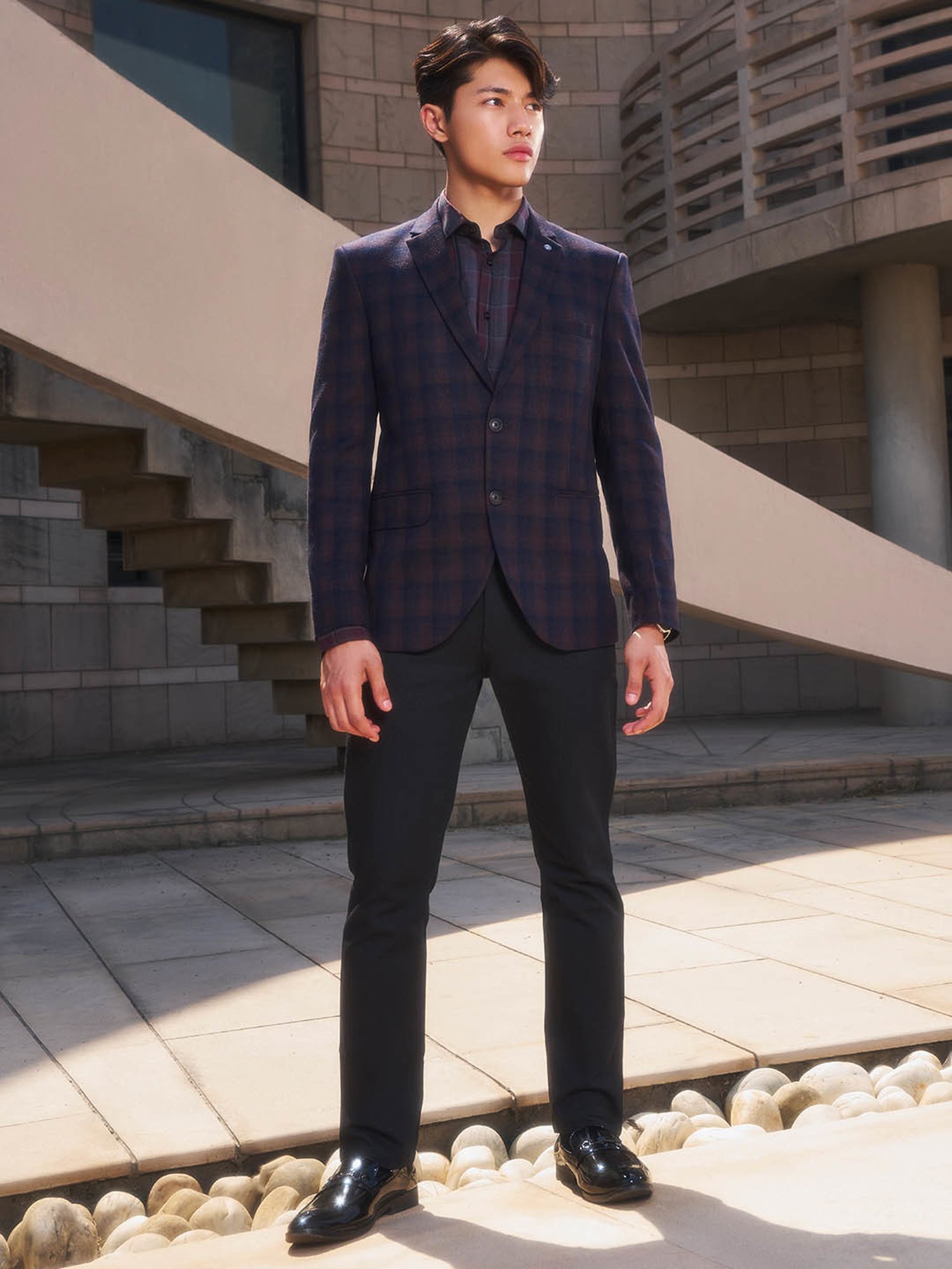 Crimsoune Club Navy Blue Slim Fit Checks Blazer