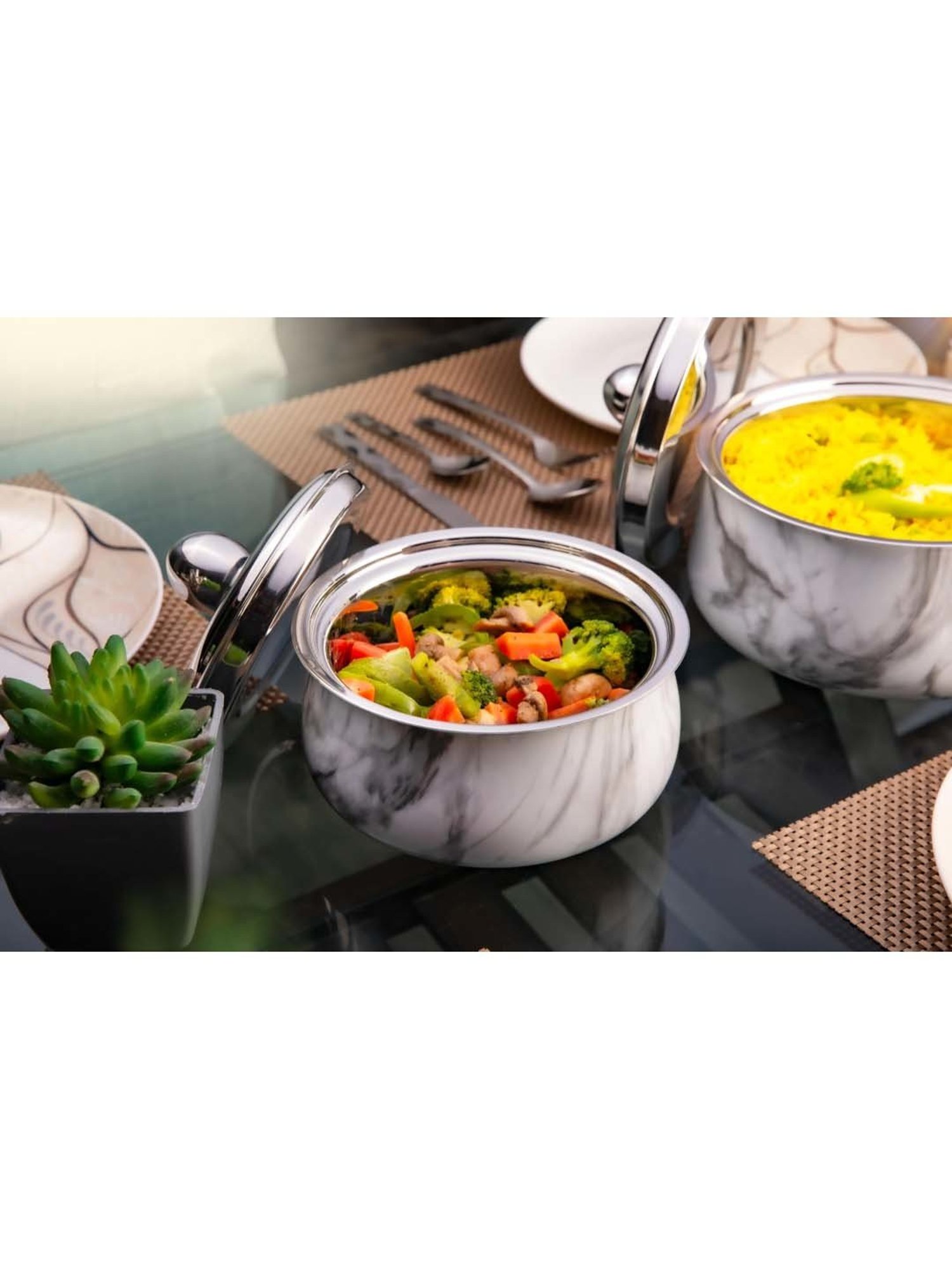 Nirlon Gas Compatible Aluminium Casserole with Bakelite Handle - 2.6 L