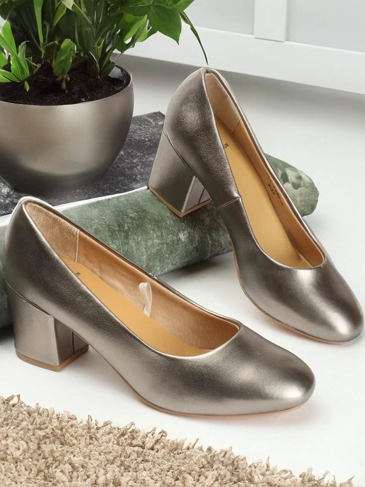 Carlton London Women's Pewter Casual Pumps
