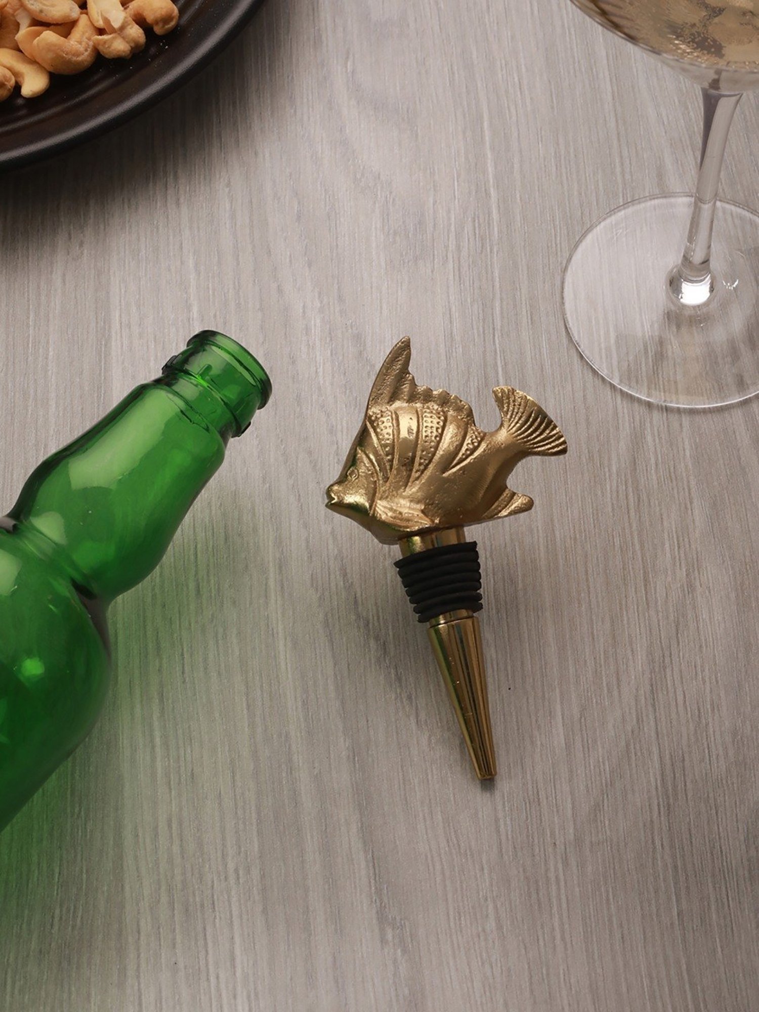Trovea's Fish Design Golden Bottle Stopper
