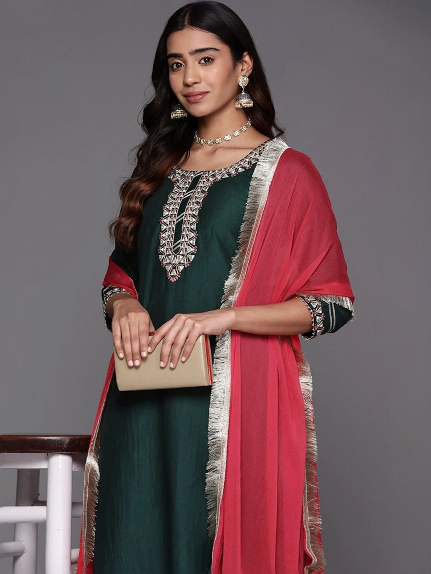 Varanga Green Embroidered Kurta Pant Set With Dupatta