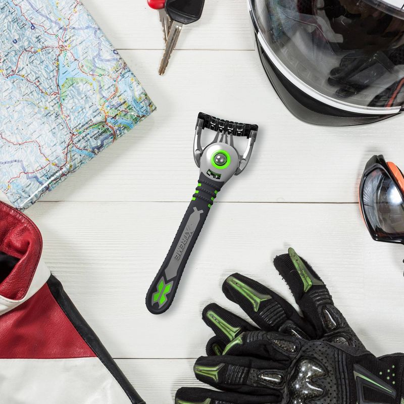 Schick Xtreme 3 PivotBall Disposable Razors for Men - 3ct