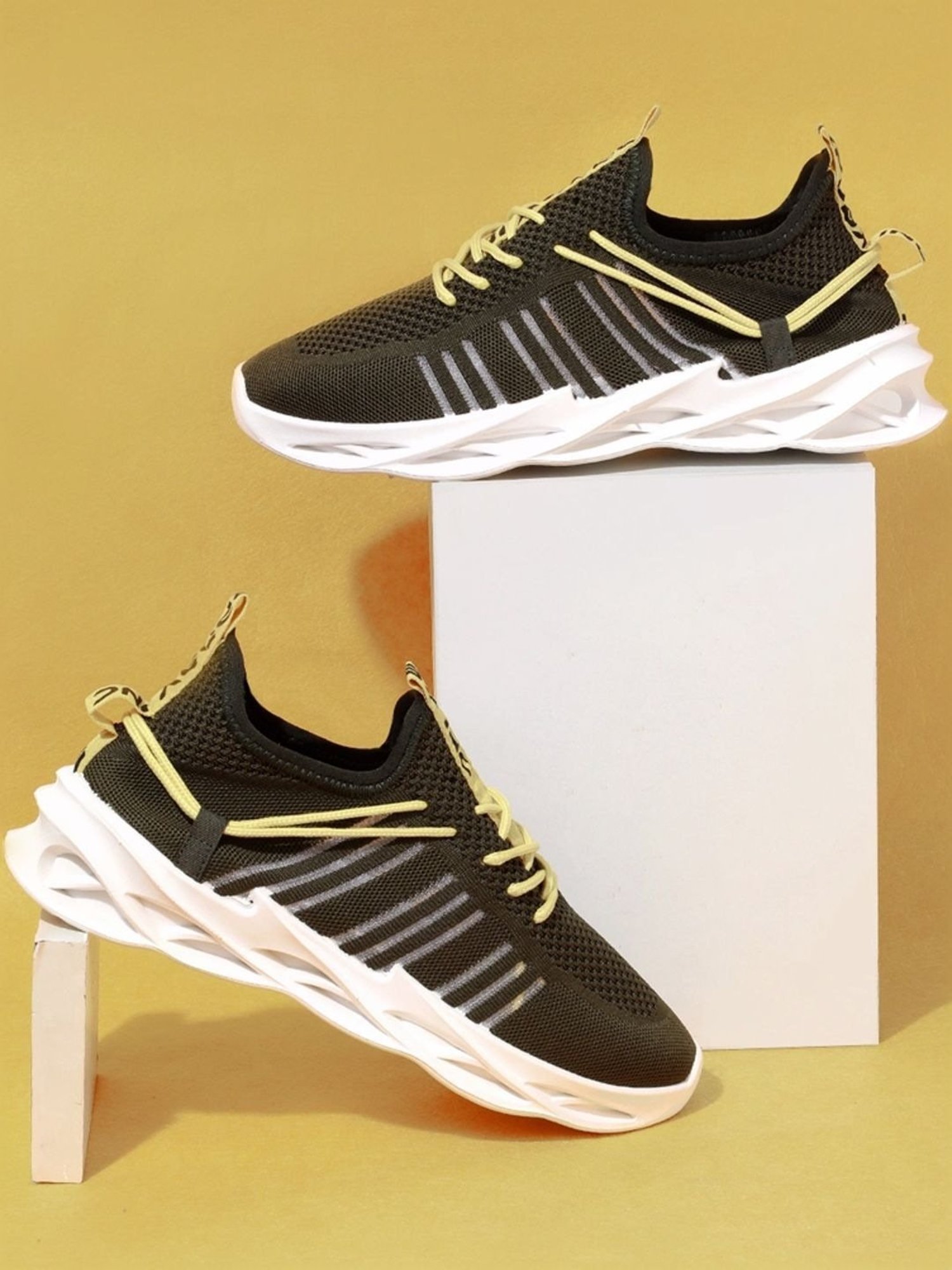 Rapid Box Men's Olive Running Shoes