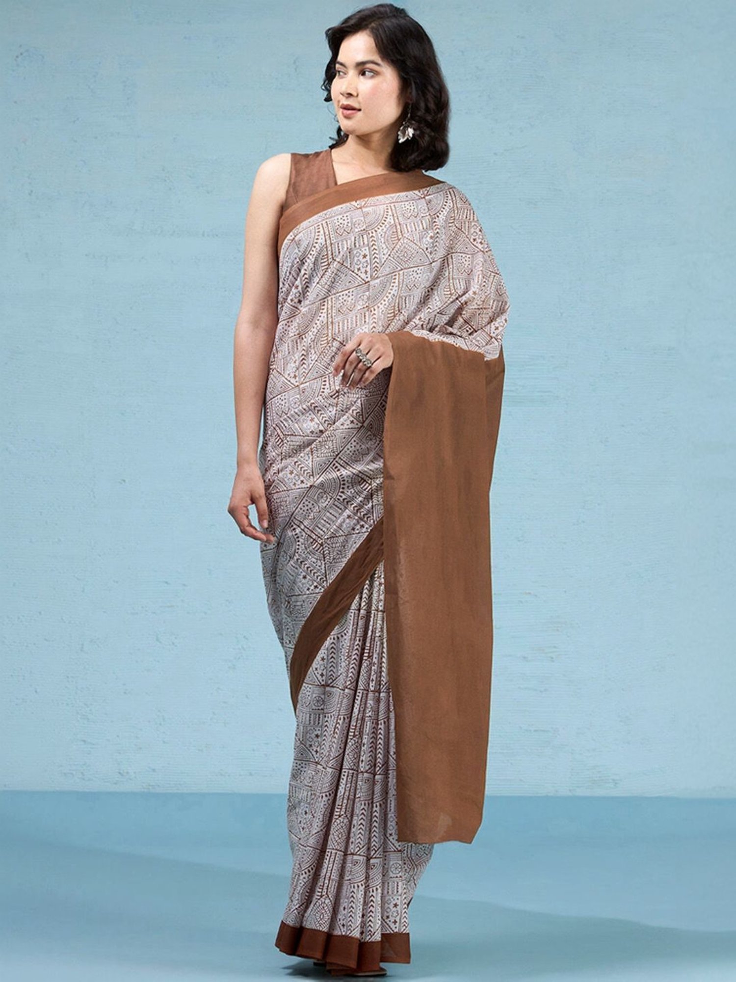 Taneira White Cotton Printed Saree With Unstitched Blouse