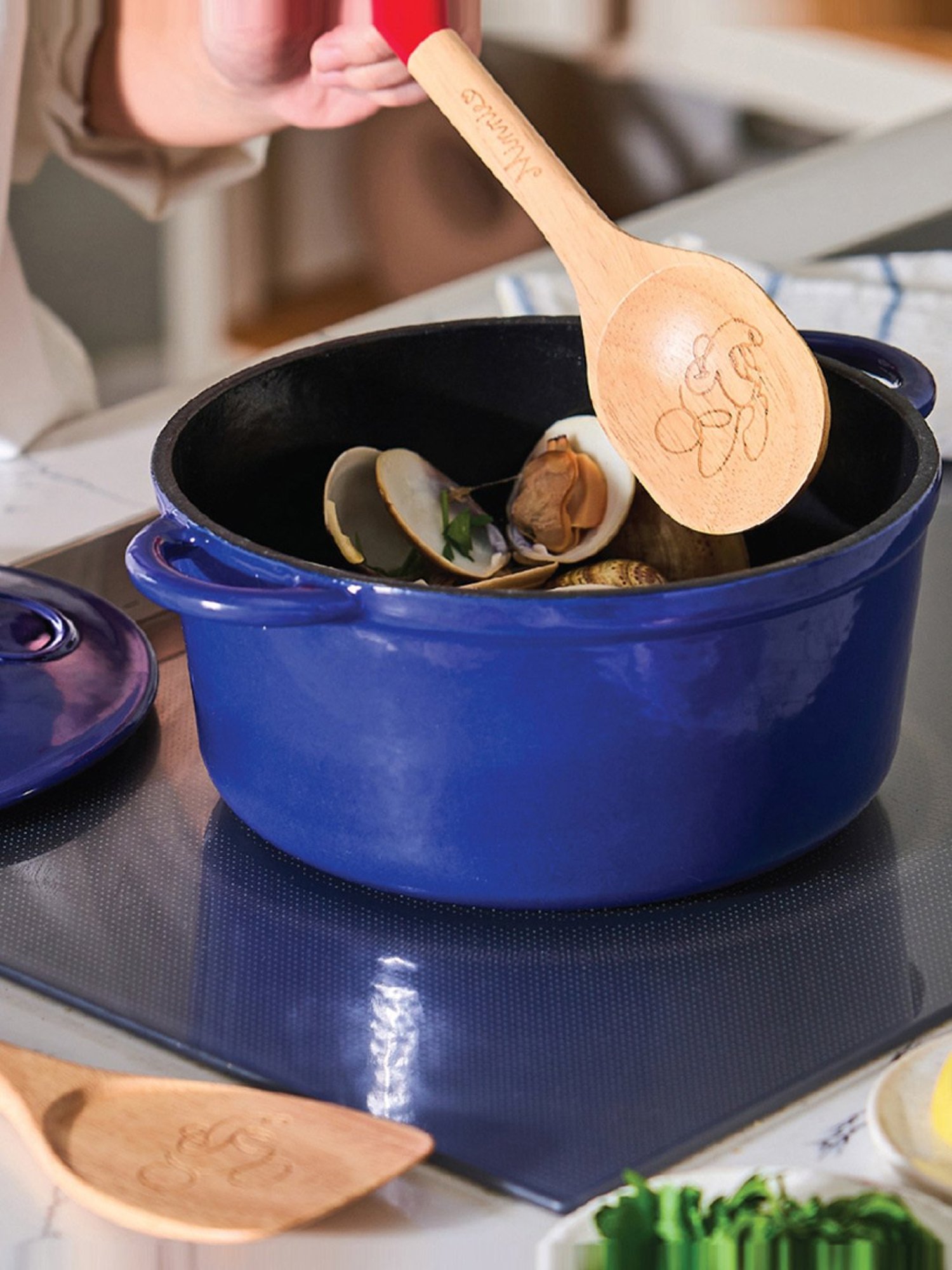 FnS Elantra Silver Stainless Steel Casserole With Lid (0.9 L)