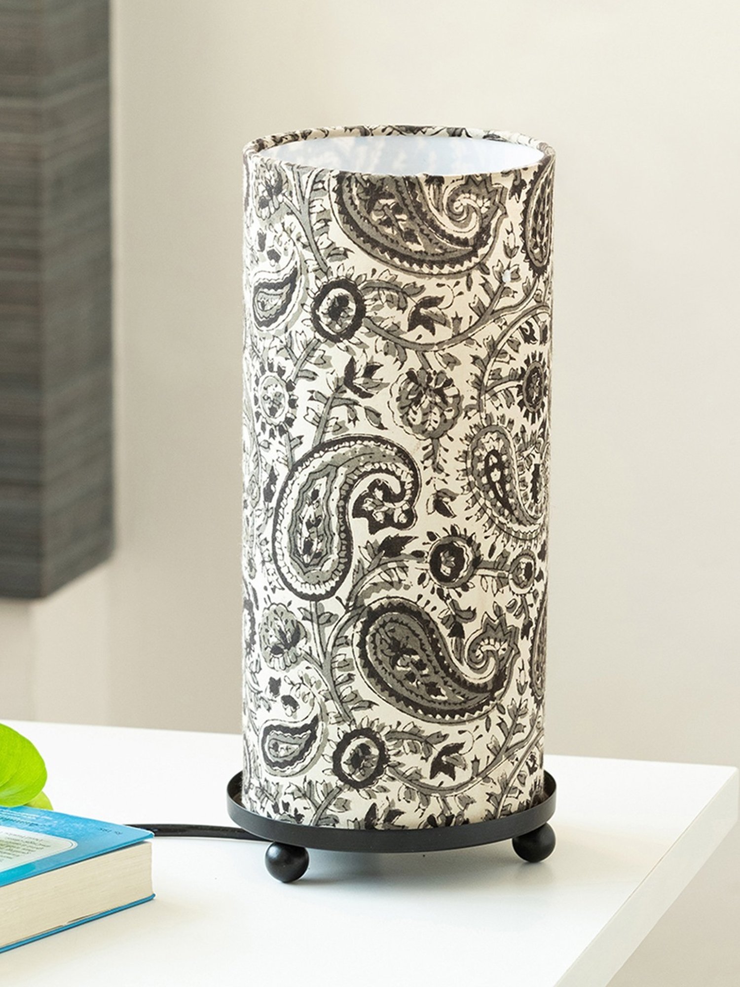 ExclusiveLane Paisley Heritage Multicolor Iron Decorative Table Lamp