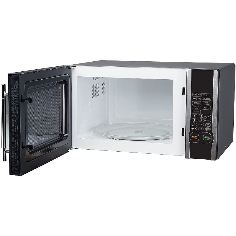 Magic Chef MCM1110ST 1000W 1.1 Cubic Foot Countertop Microwave Oven with Stylish Door Handle, Silver