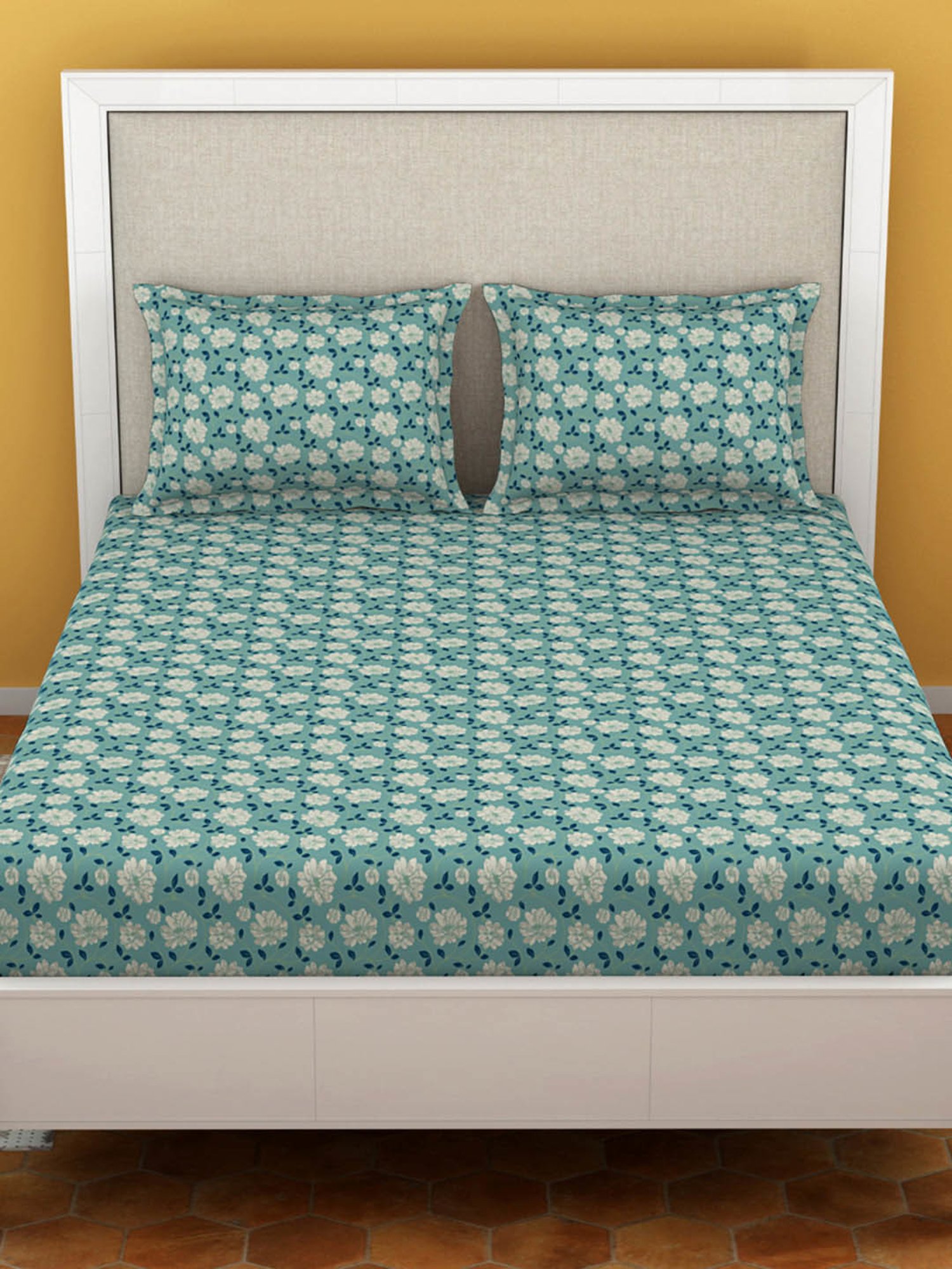 Welspun Dazzle Floral Blue 140 TC Microfiber Double Bedsheet with 2 Pillow Covers