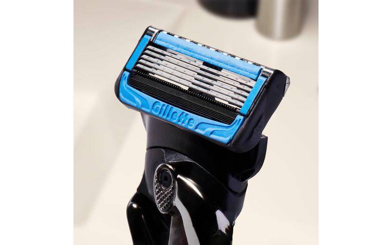 Gillette ProGlide Chill Men's Razor + 2 Razor Blade Refills