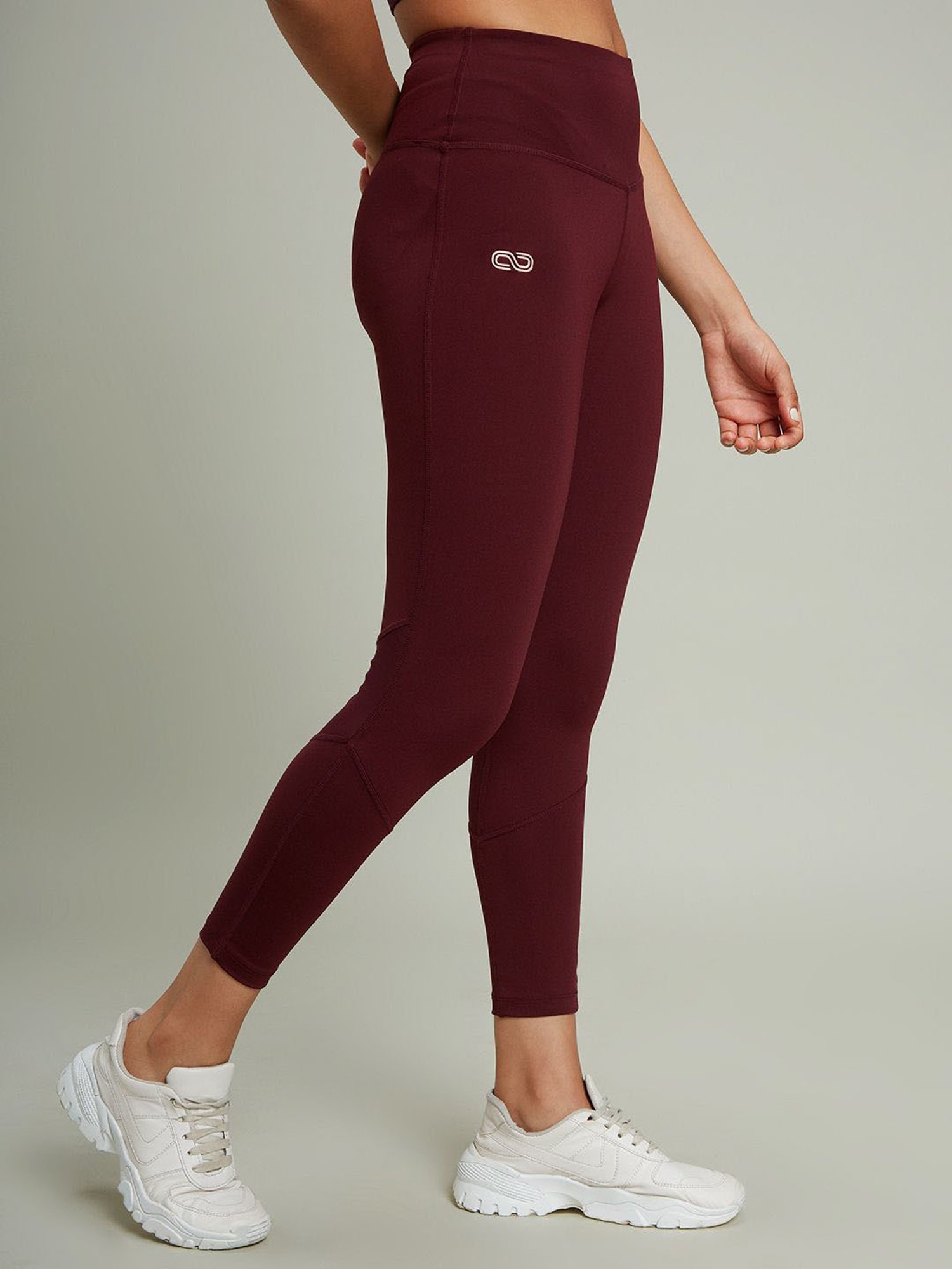 SILVERTRAQ Wine Logo Print Leggings