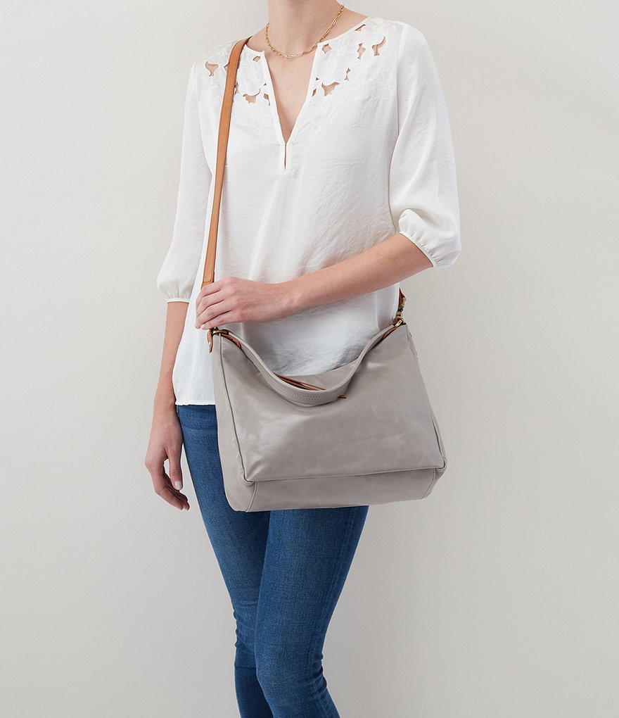 HOBO Delilah Hobo Bag