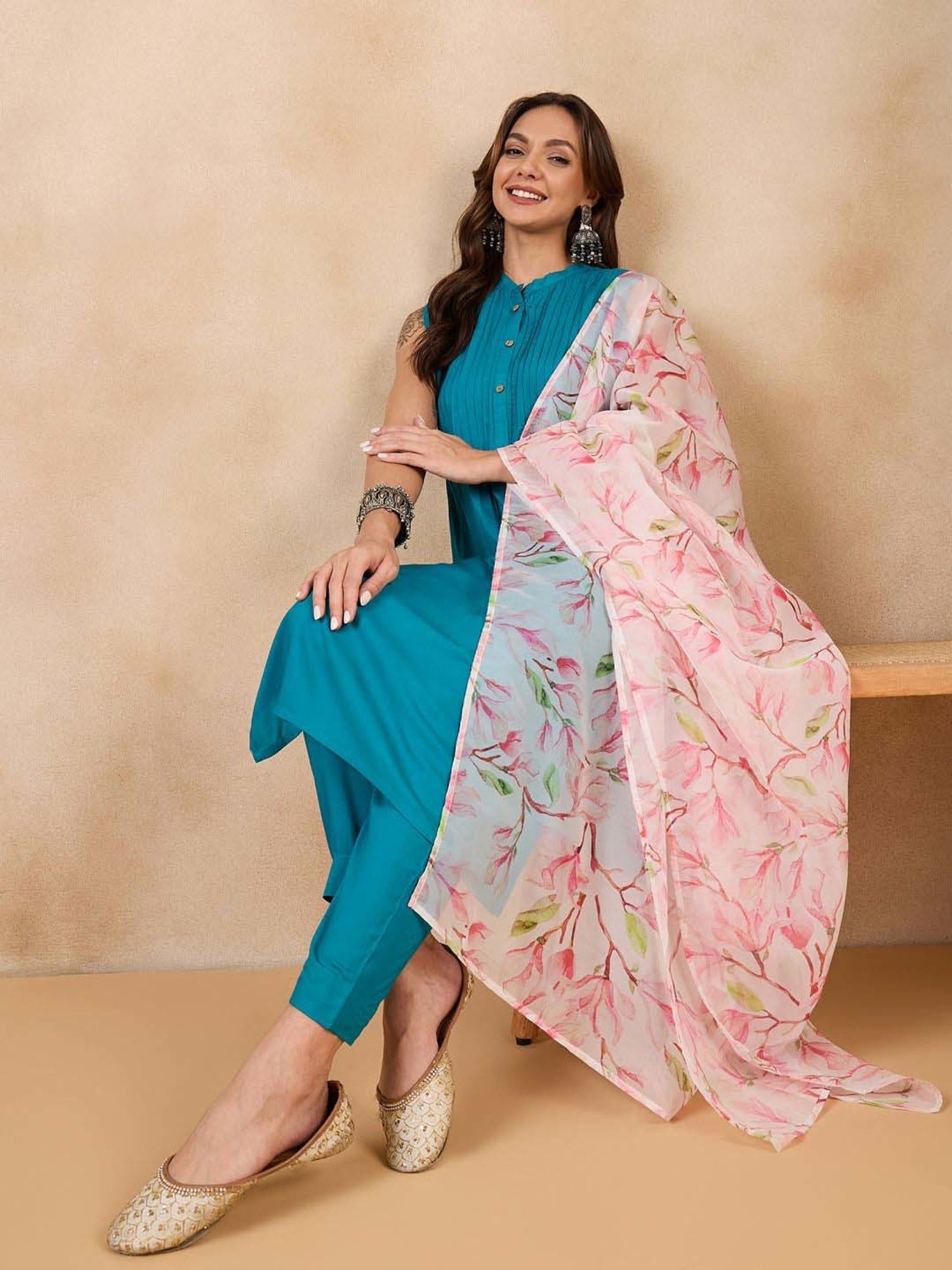 Inweave White & Peach Floral Print Dupatta