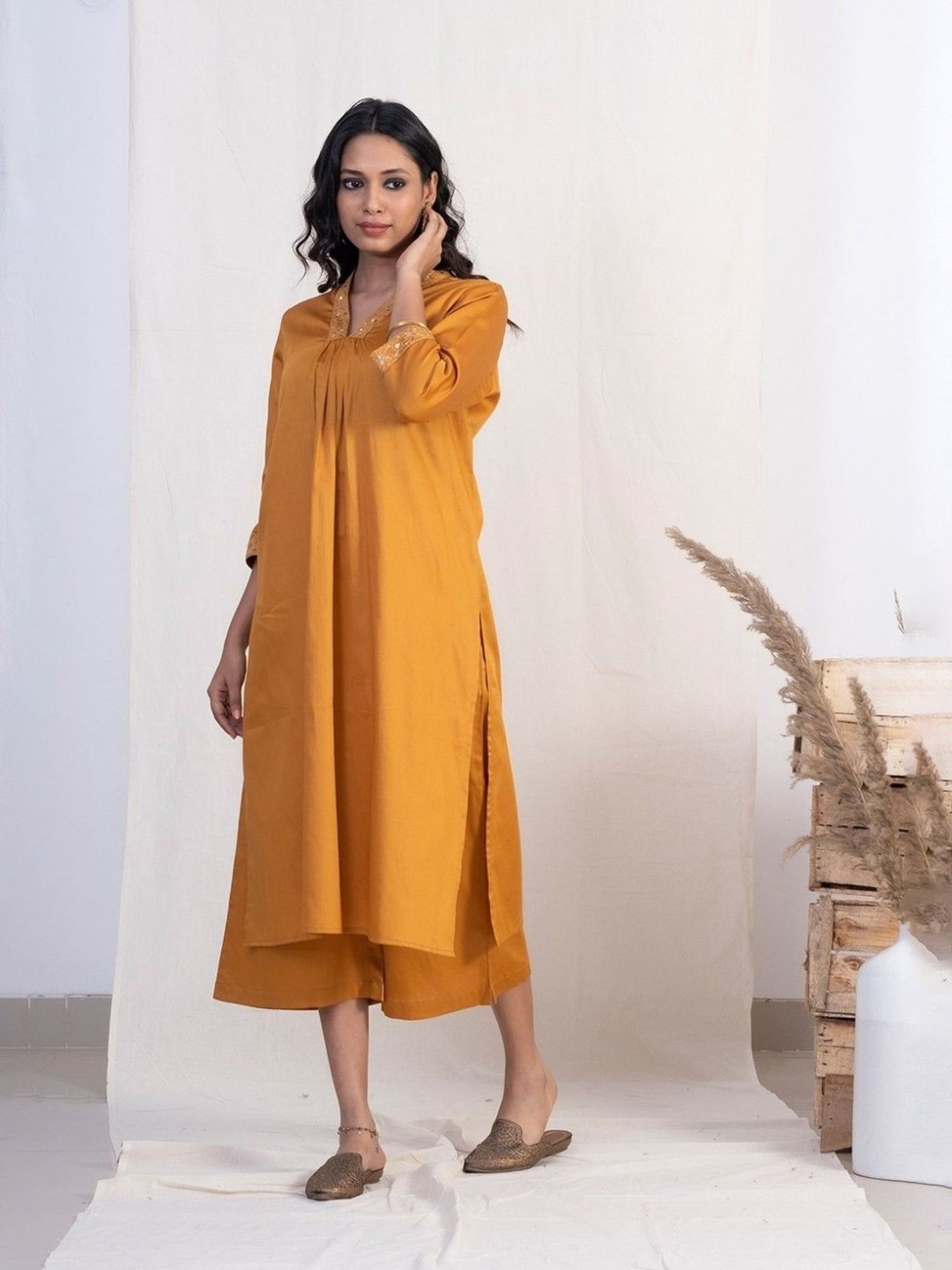 Akiso Jashn Gold V Neck Multiple Pleats Kurta