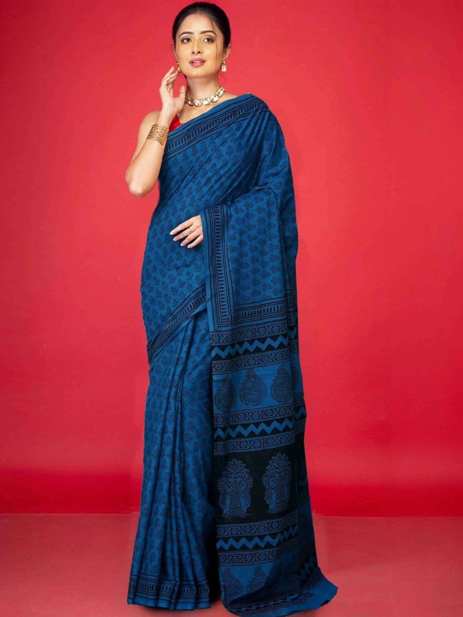 Unnati Silks Blue & Black Cotton Printed Saree With Unstitched Blouse