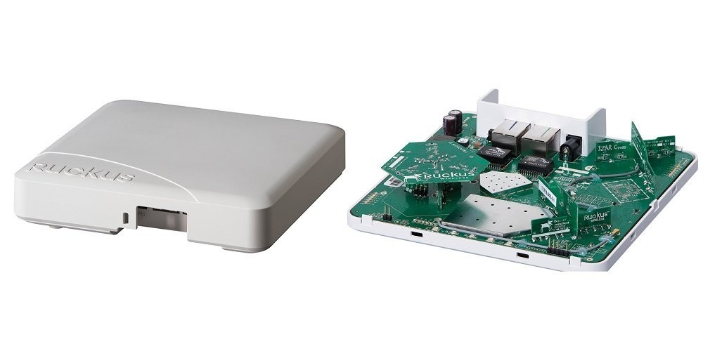 Ruckus Wireless ZoneFlex R600 Access Point (Dual-Band, 802.11ac, MIMO 3x3:3) 901-R600-US00