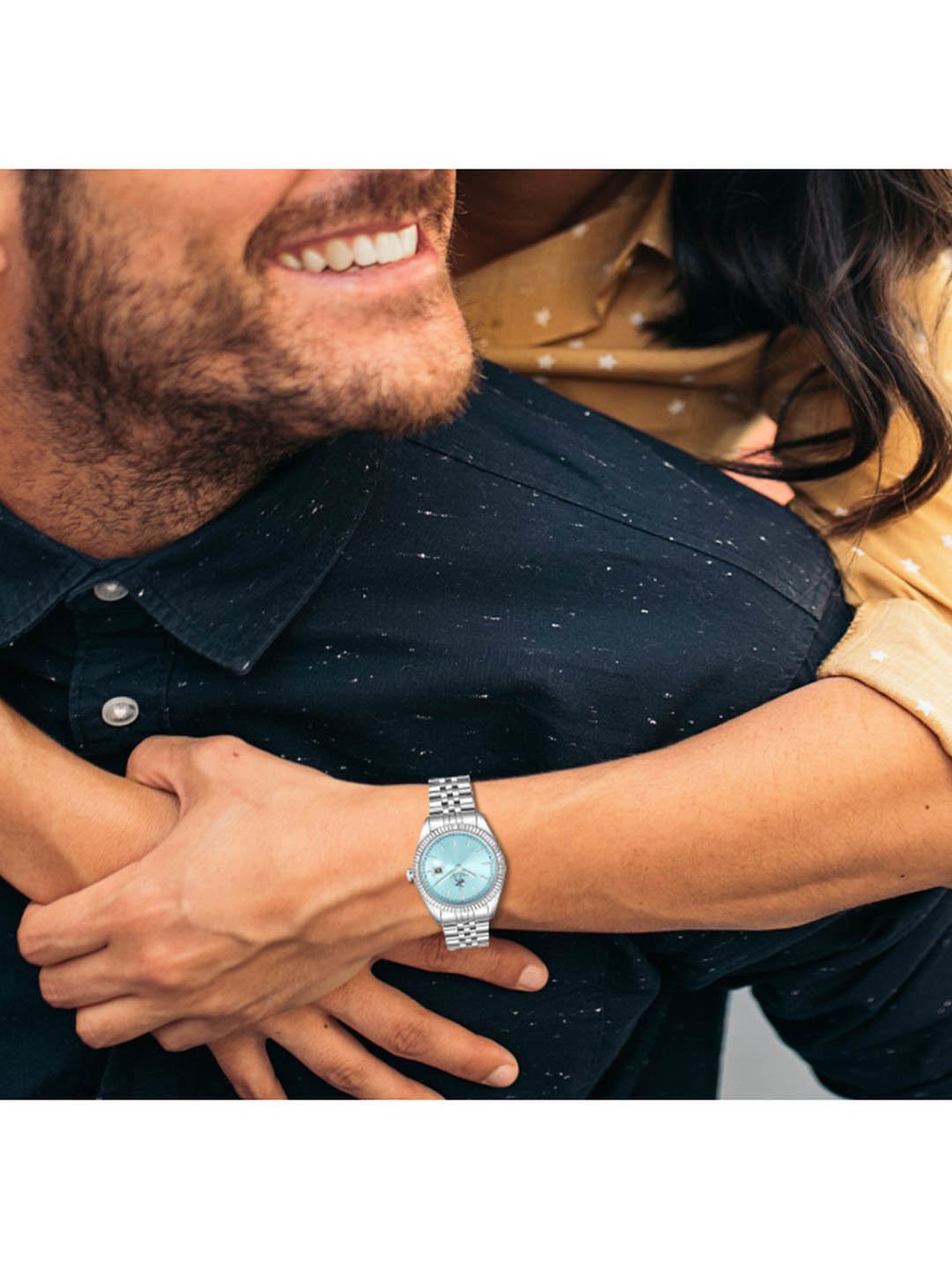 Women's Disney Minnie Mouse Nylon Strap Watch - Red