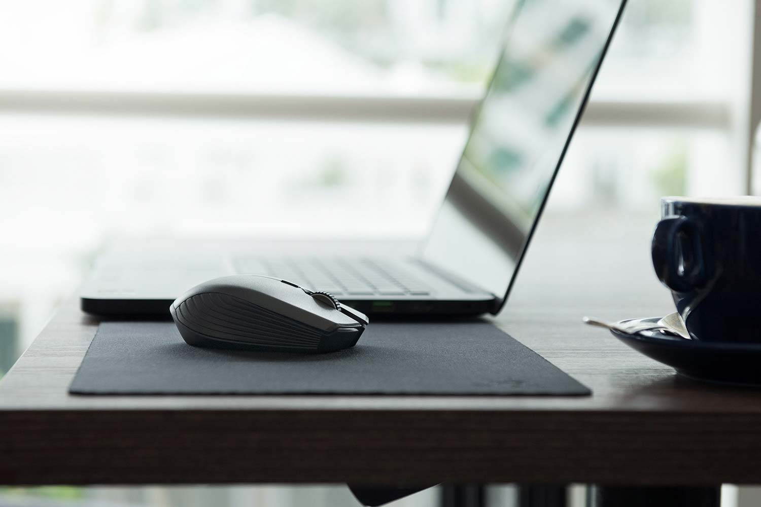 Razer Atheris - Ambidextrous Bluetooth Wireless Portable Gaming-Grade Mouse - 7,200 DPI Optical Sensor