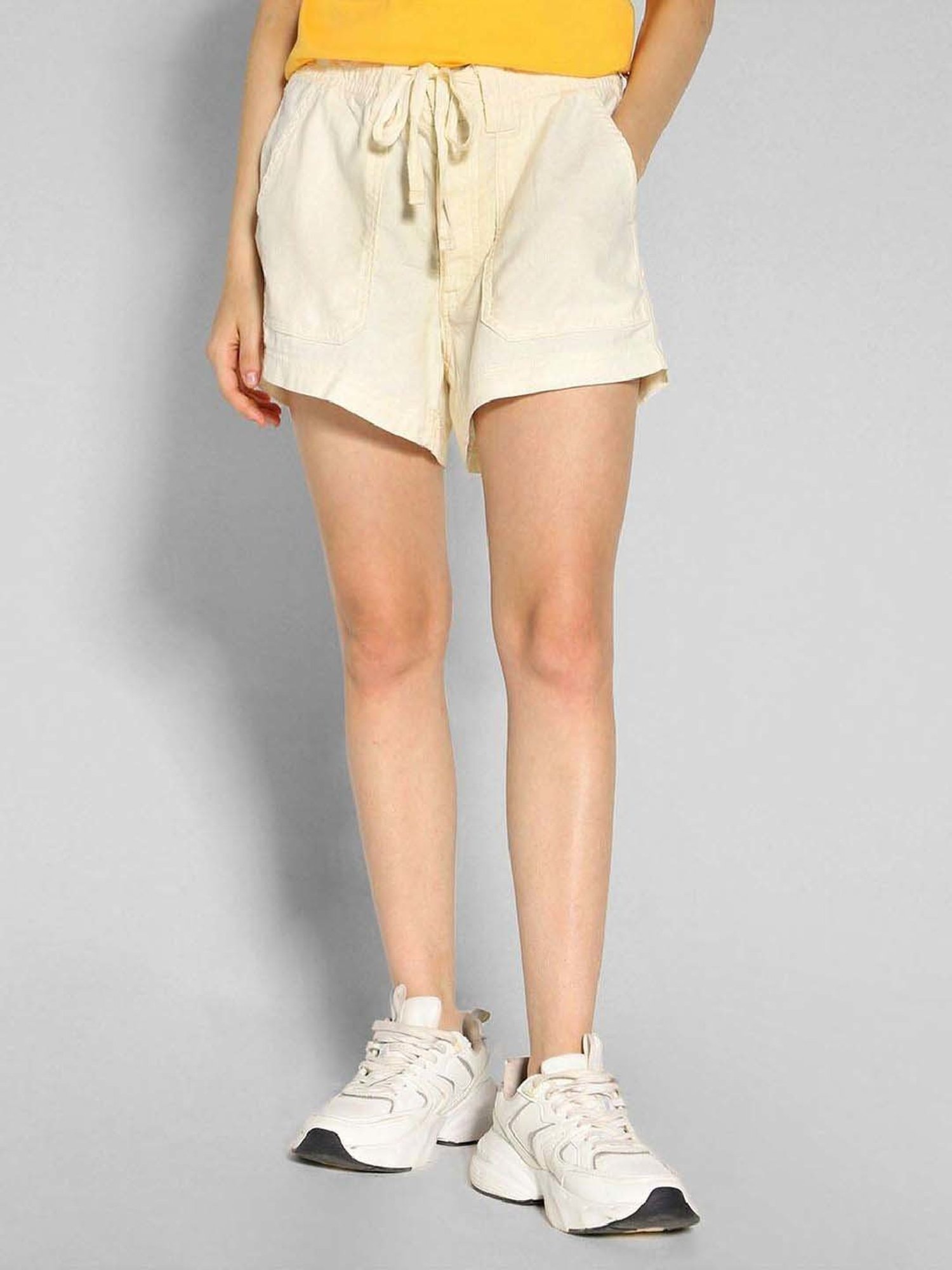 American Eagle Outfitters Beige Mid Rise Shorts