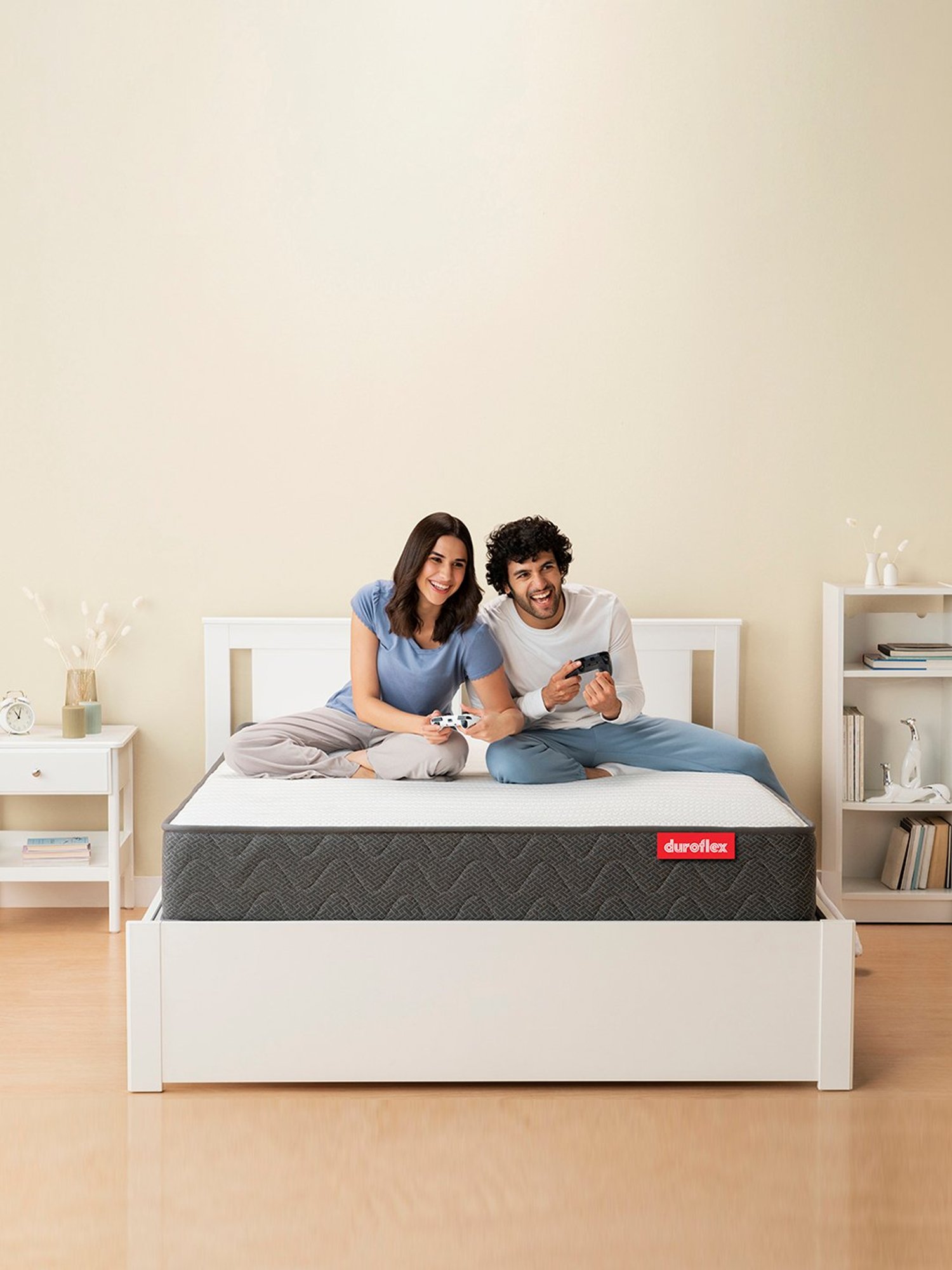 Duroflex LiveIn Bounce White & Black Foam Hybrid Roll 3 Zone Pocket Spring Single Mattress