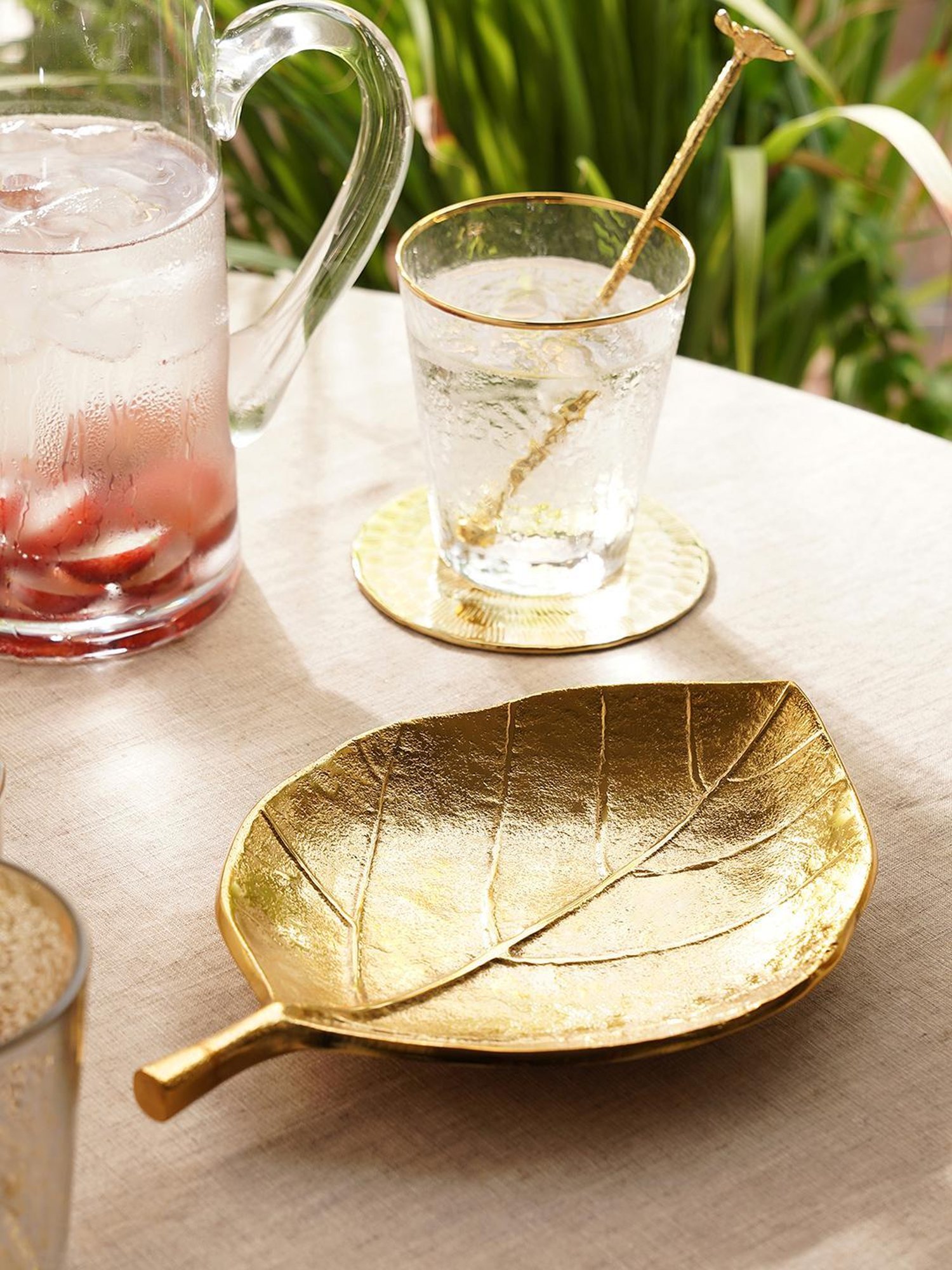 Pure Home and Living Gold Aluminium Textured Decorative Platters