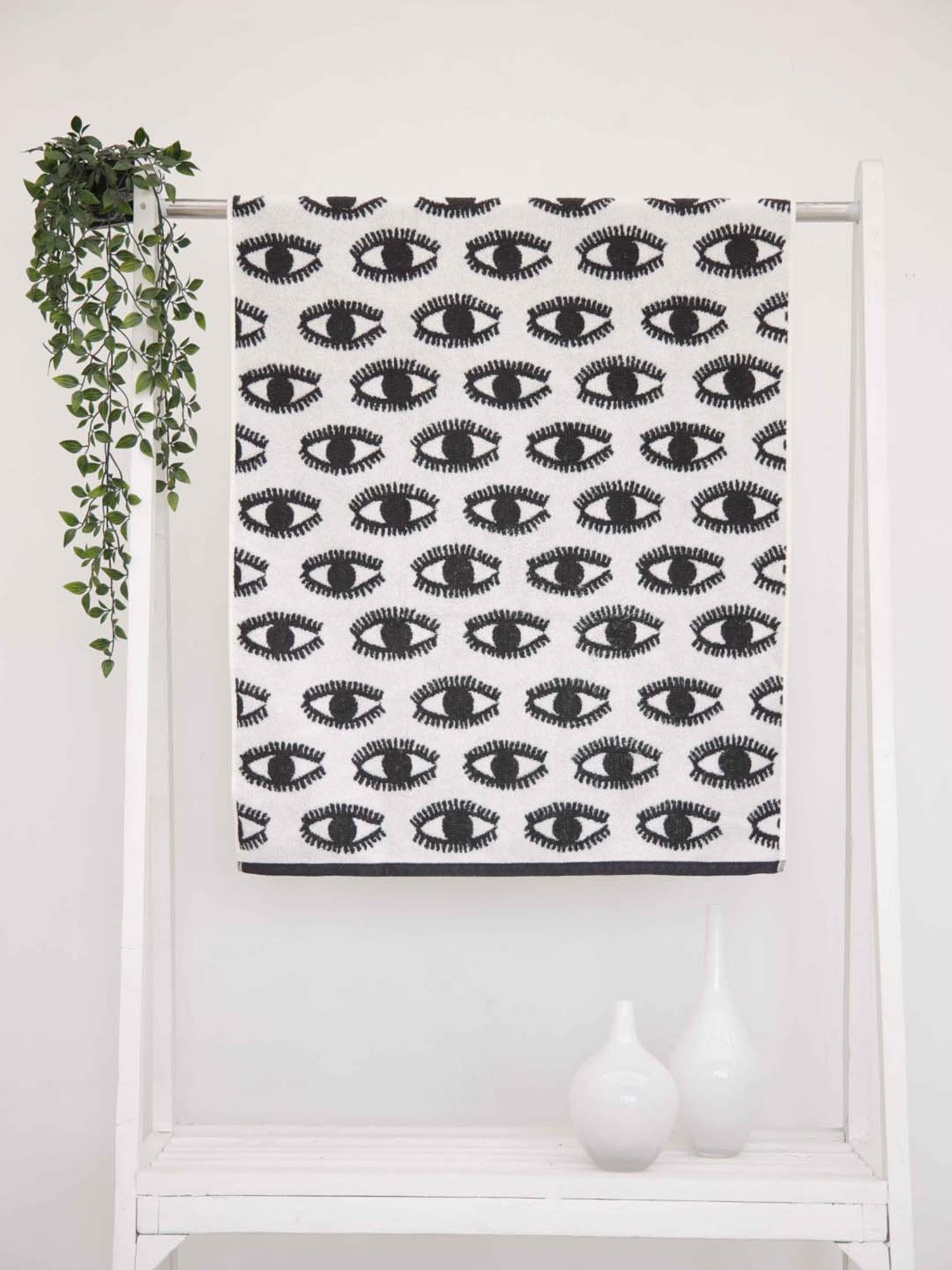 Ariana 'Majestic Reversible' Black Cotton 600 GSM Bath Towel - Set of 1