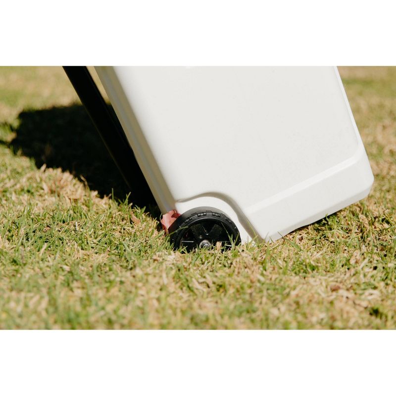 Igloo Latitude 30qt Roller Marine Cooler