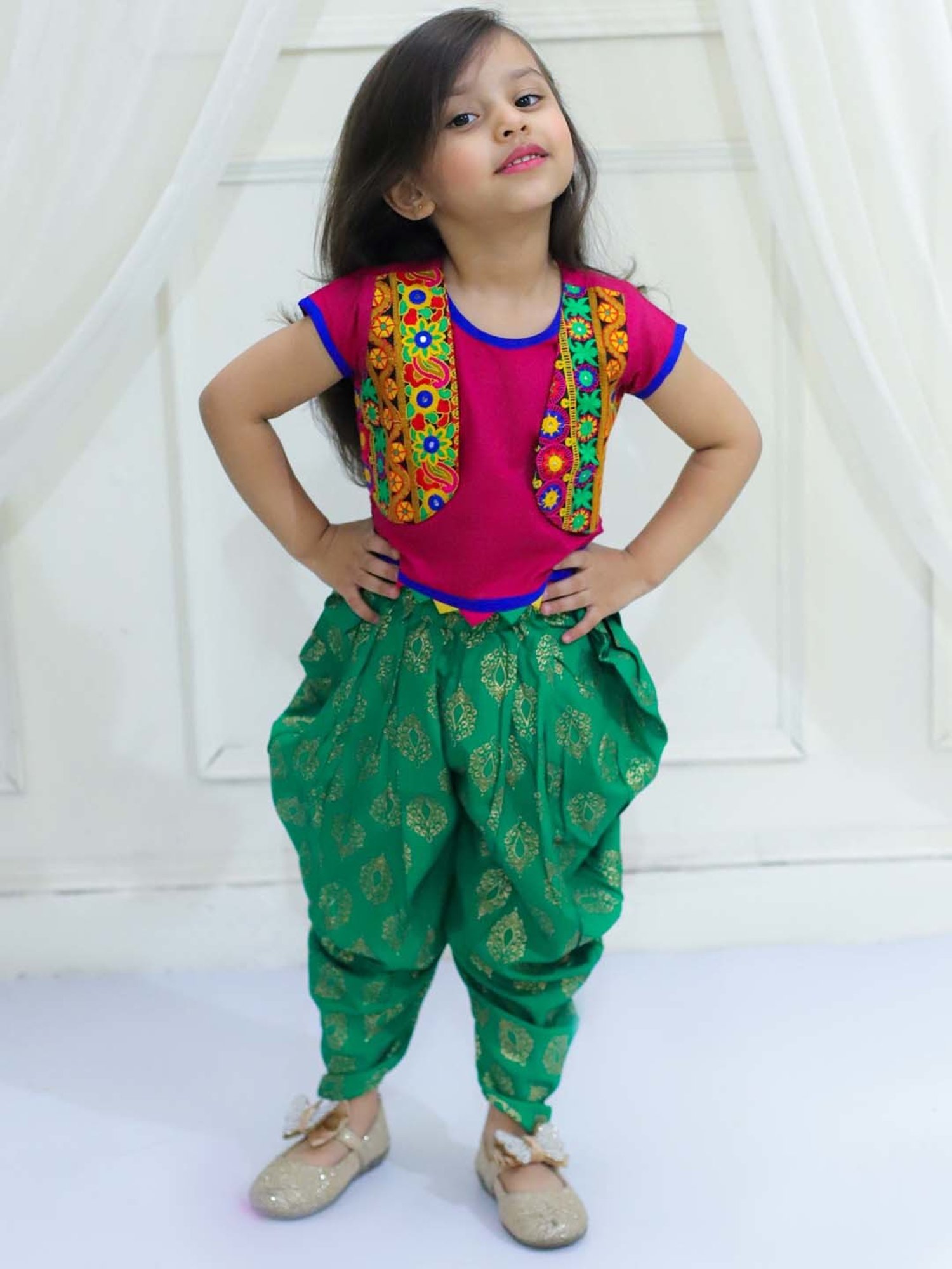 TWISHA Kids Pink & Green Embroidered Top Set