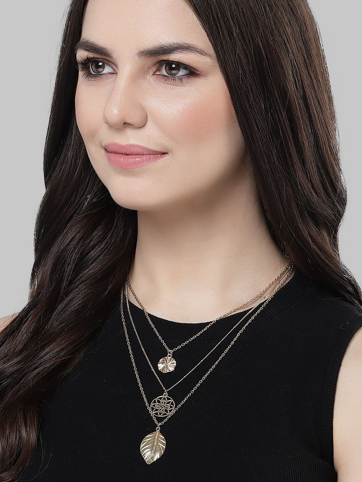 Karatcart Golden Sea Shell and Textured Disk Multicharm Multilayered Chain Women