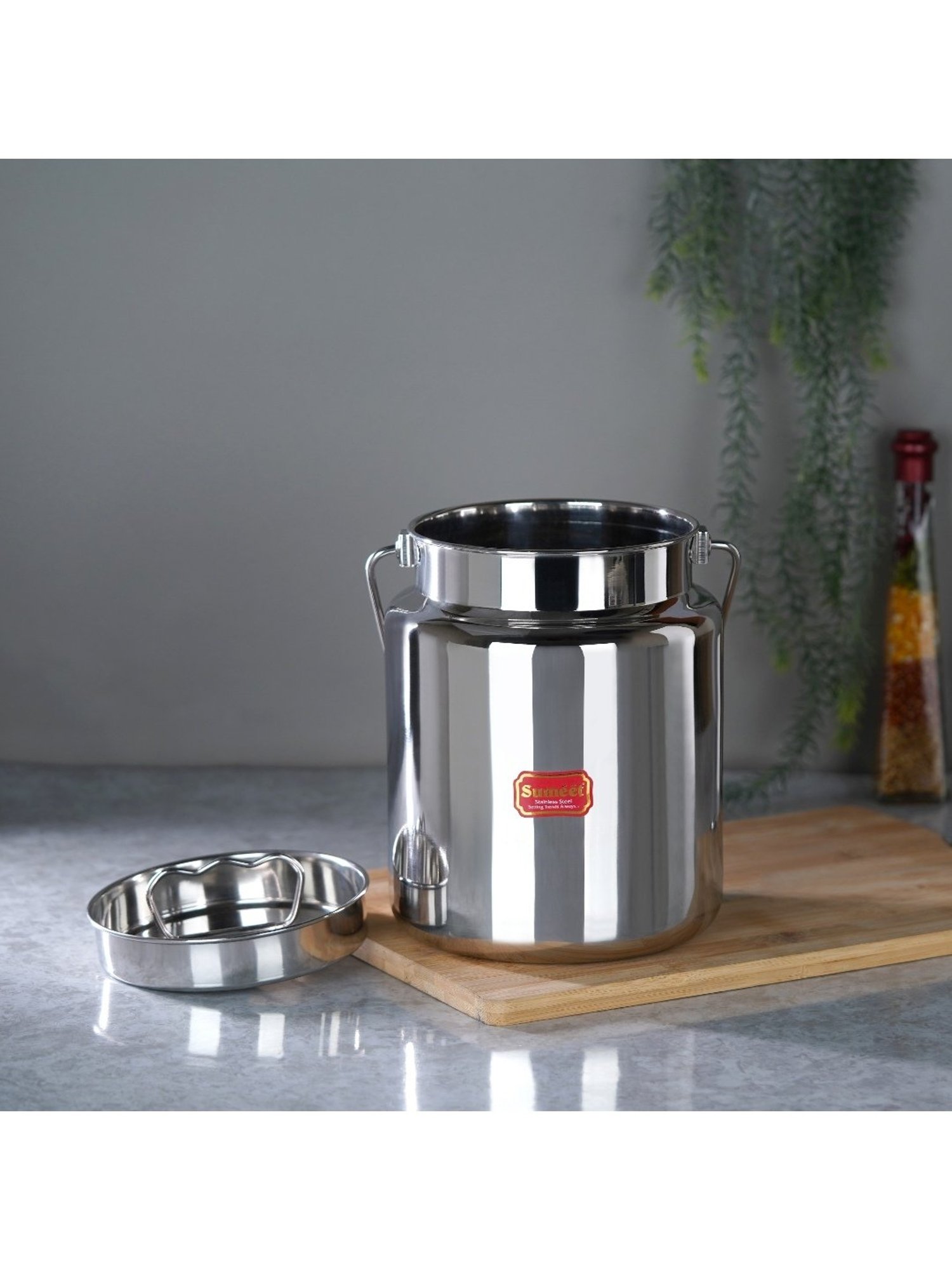 COLE & MASON White & Beige Ceramic Pourer - Set of 1