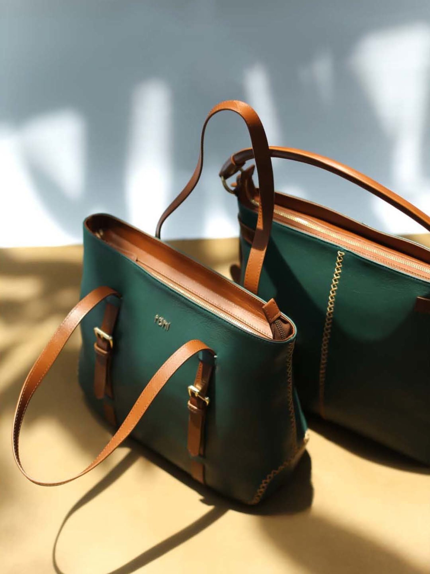 Tohl Teal Green Solid Medium Shoulder Handbag