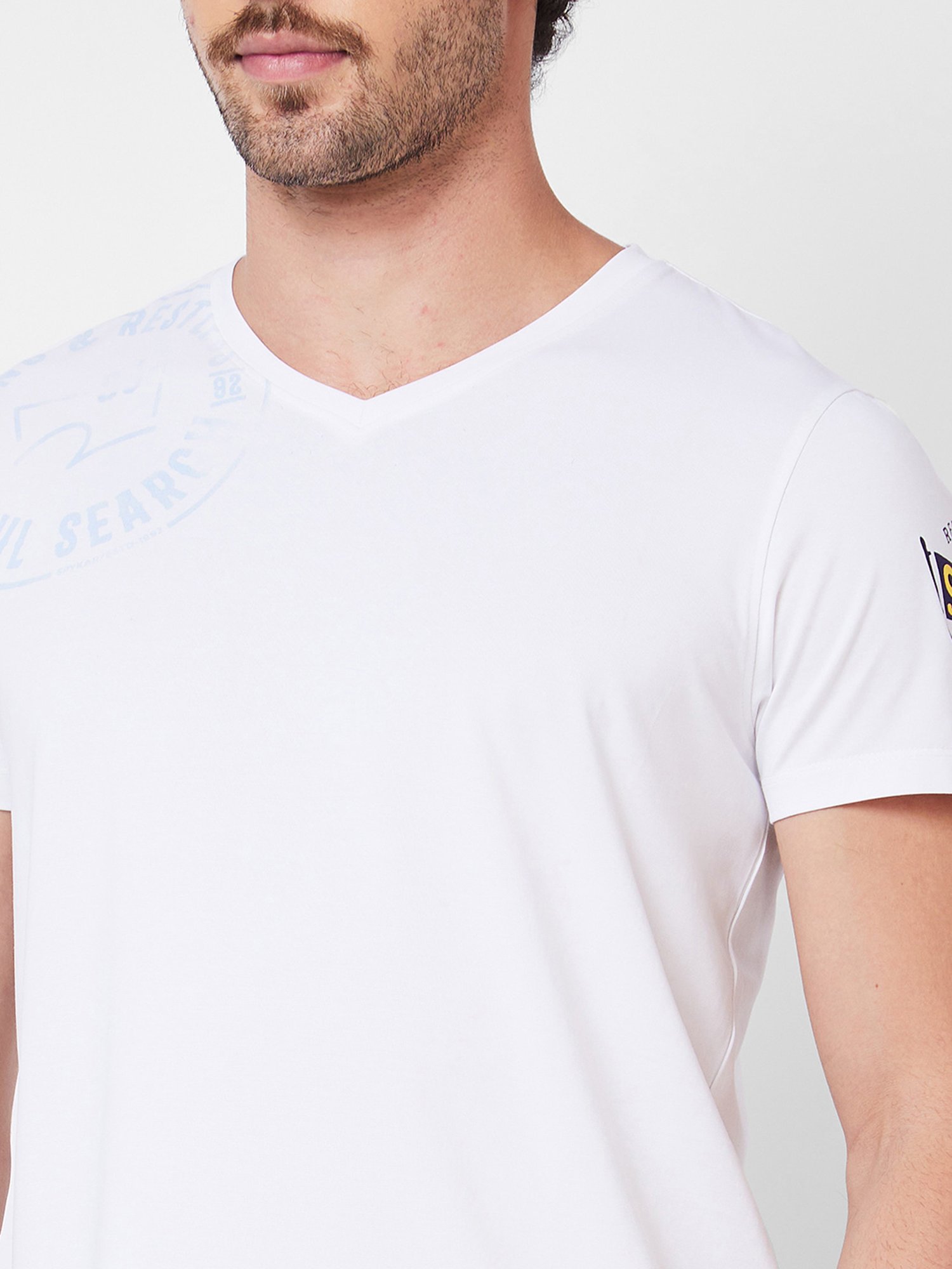 Spykar White Slim Fit Printed V-Neck T-Shirt