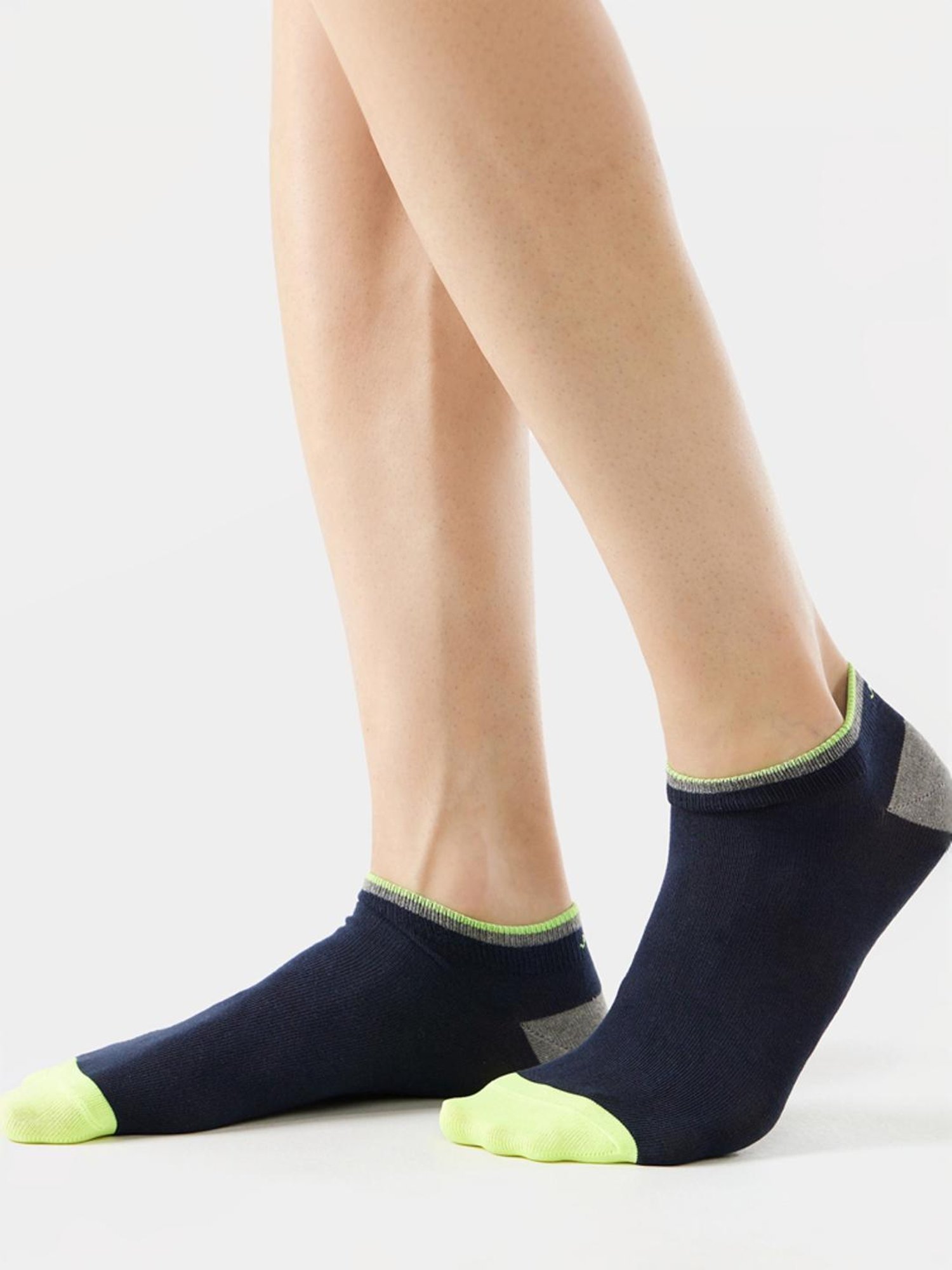 Jockey 7052 Blue Cotton Crew Length Socks with Stay Fresh Treatment - Pack of 2 (Pattern May Vary)