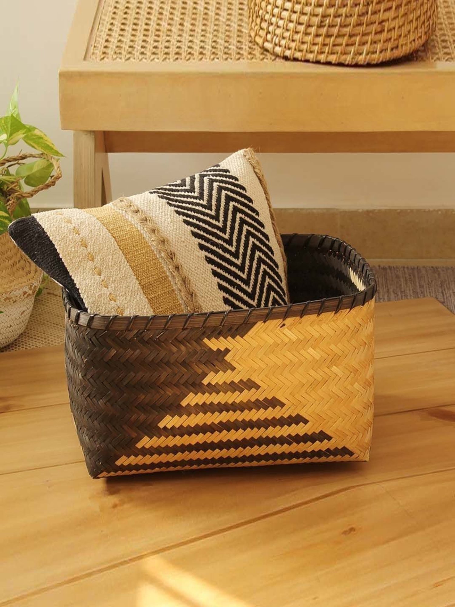 VarEesha Brown & Black Bamboo Multi-Purpose Basket - Set of 1