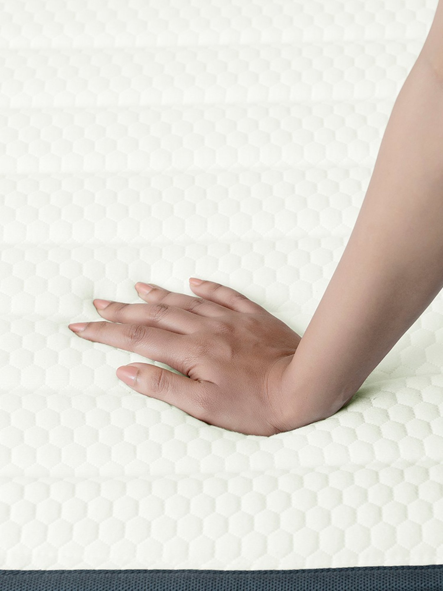 Duroflex LiveIn Bounce White & Black Foam Hybrid Roll 3 Zone Pocket Spring Single Mattress