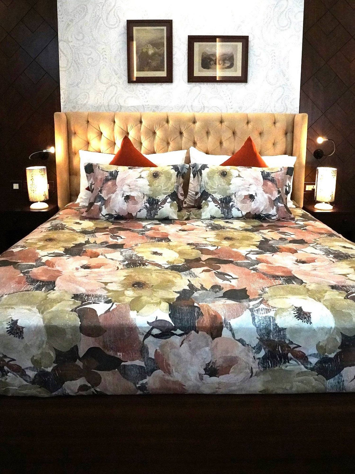 TARA Sparkling Homes Fiore Fresco Dove Brown Cotton 350 TC King Bedsheet with 2 Pillow Covers