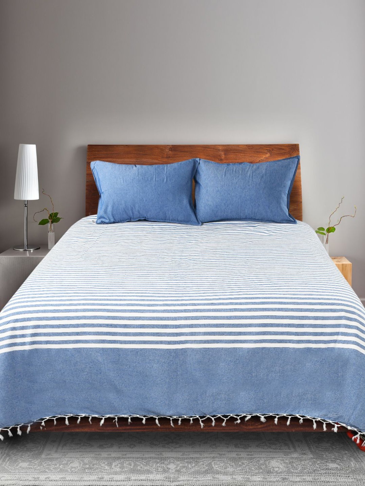 Saral Home Abstract Blue 155 TC Cotton King Sized Bed Sheet with 2 Pillow Covers