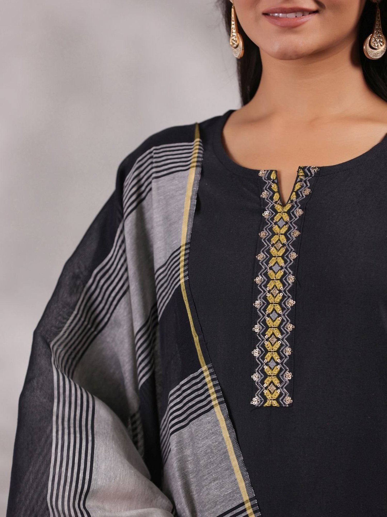 Anubhutee Black Cotton Kurti Pant Set With Dupatta