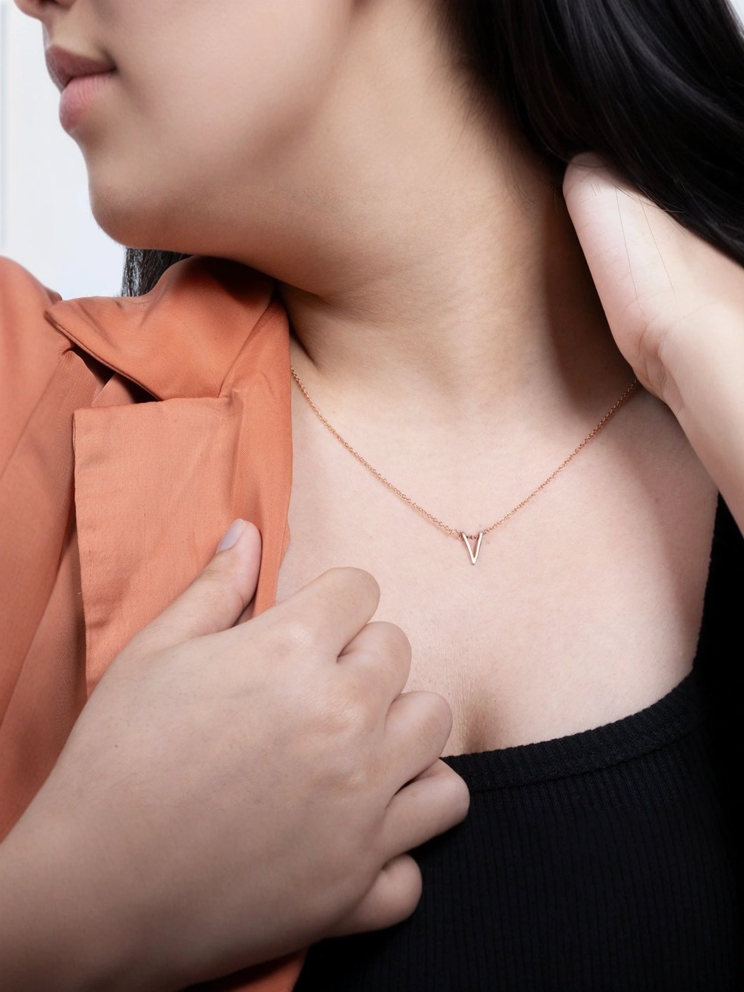 Touch925 Sterling Silver Vivid V Initial Rose Gold Chain Pendant